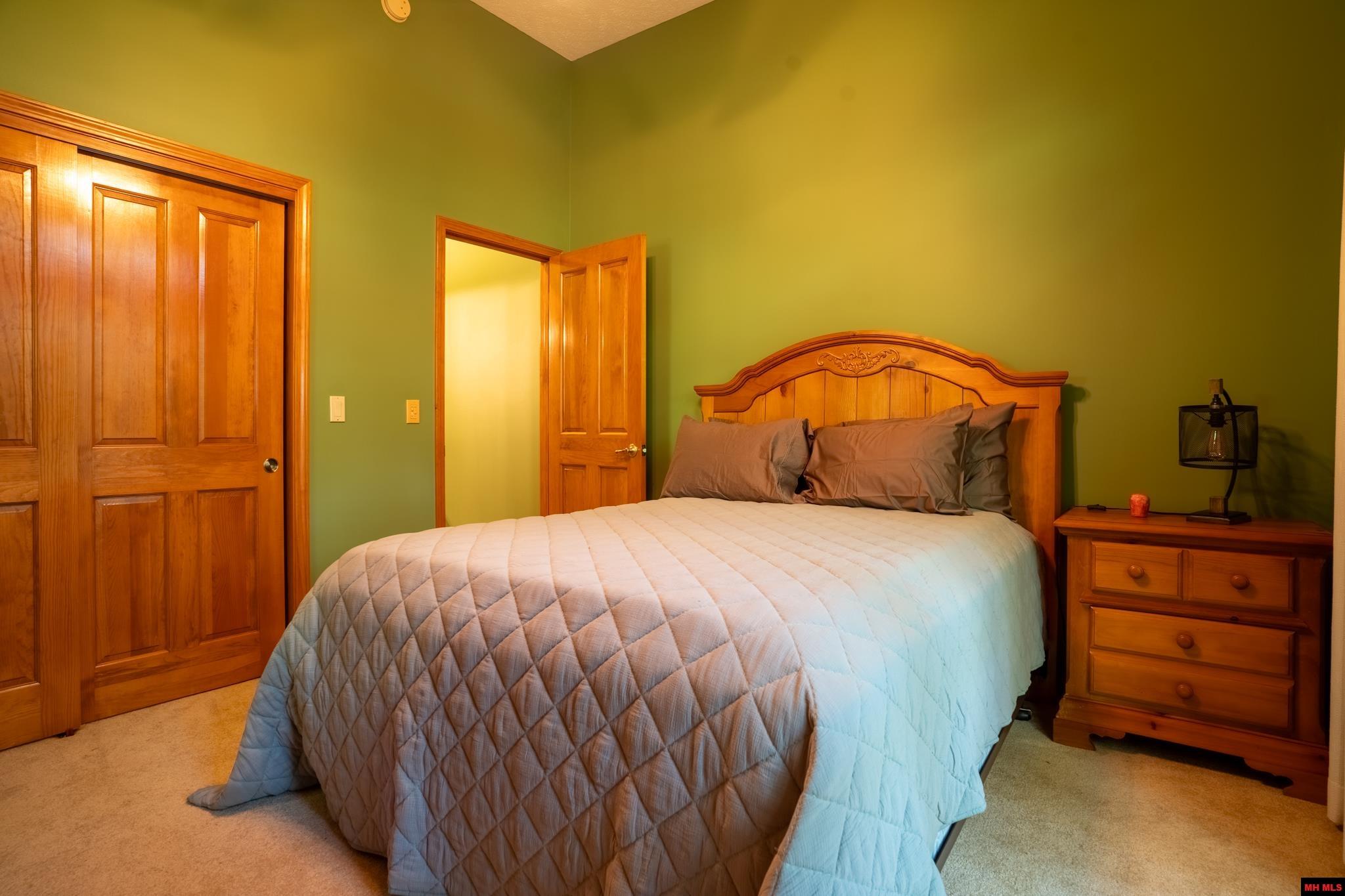 109 EDGEHILL PLACE Bull Shoals, AR 72619