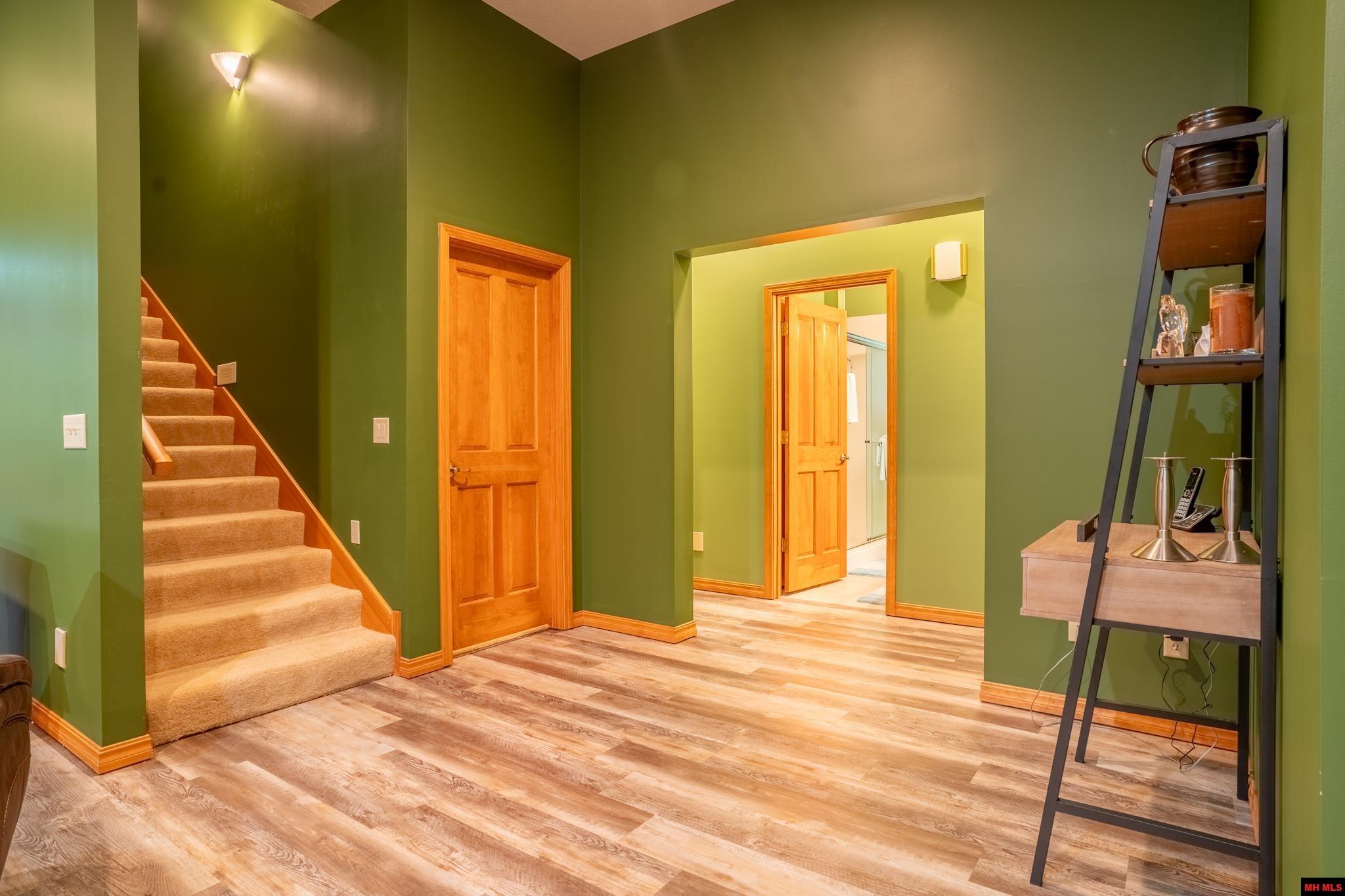 109 EDGEHILL PLACE Bull Shoals, AR 72619