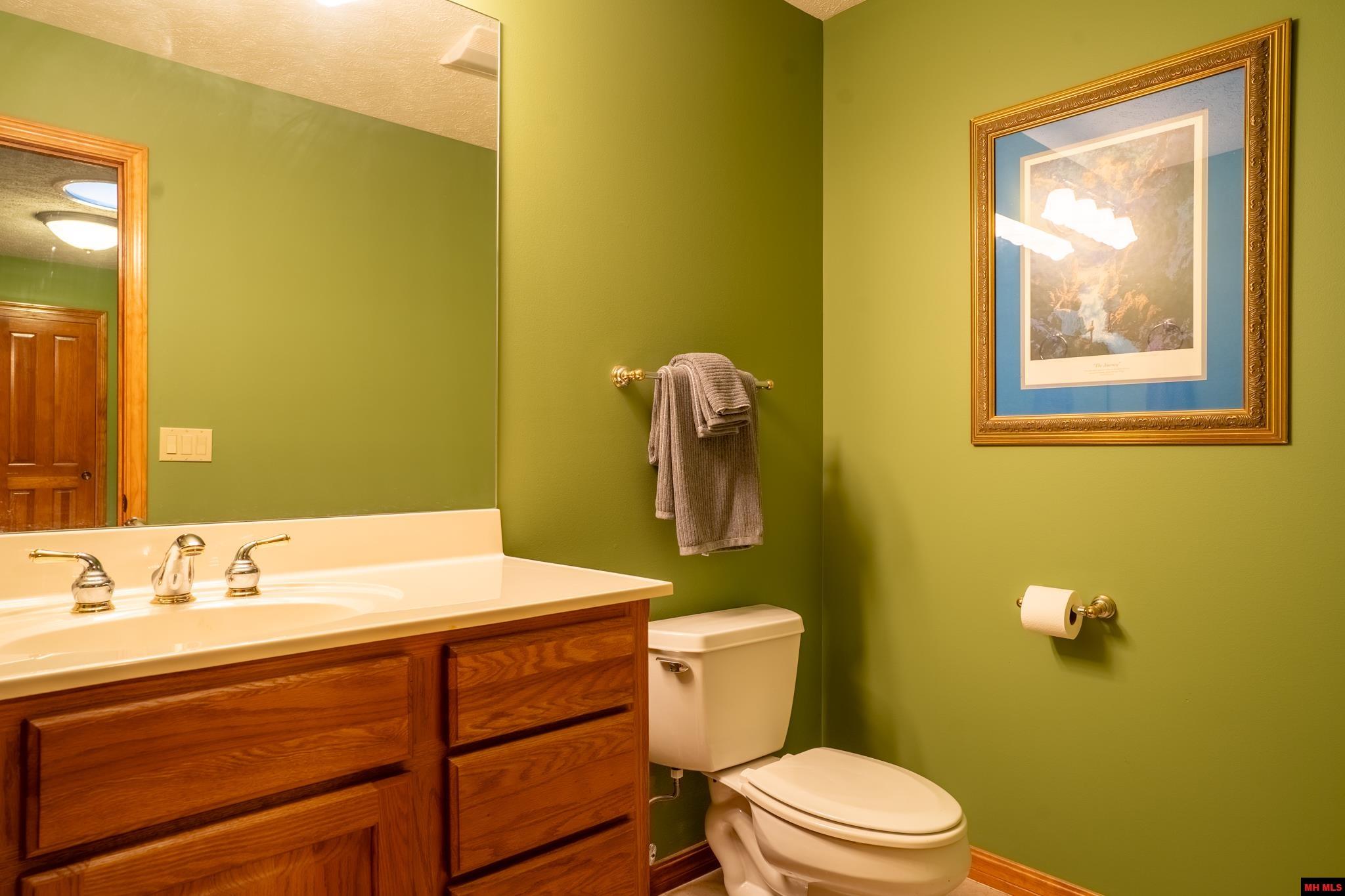 109 EDGEHILL PLACE Bull Shoals, AR 72619
