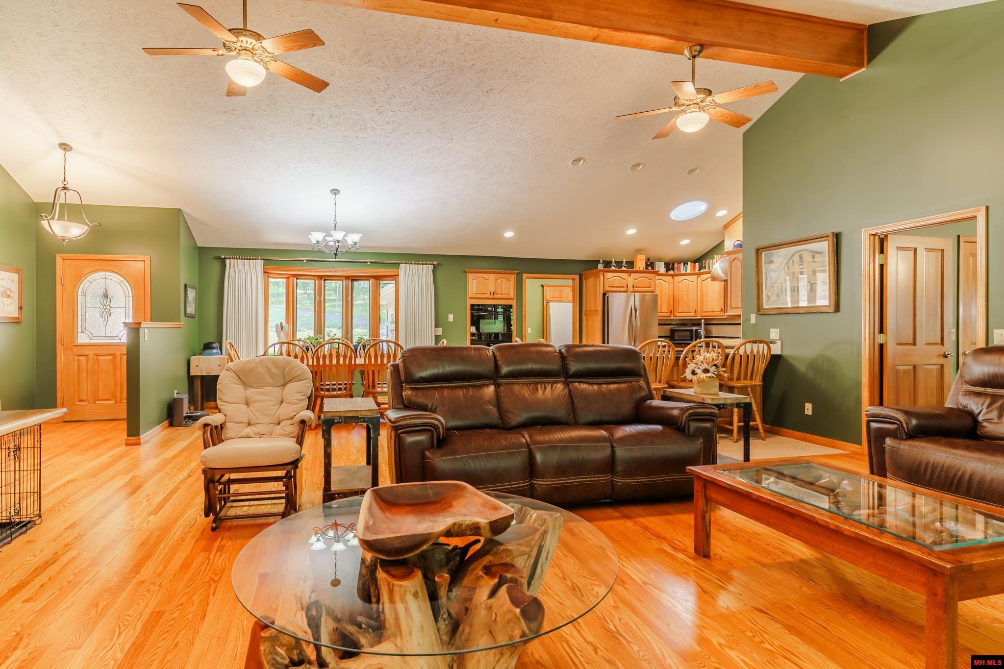 109 EDGEHILL PLACE Bull Shoals, AR 72619