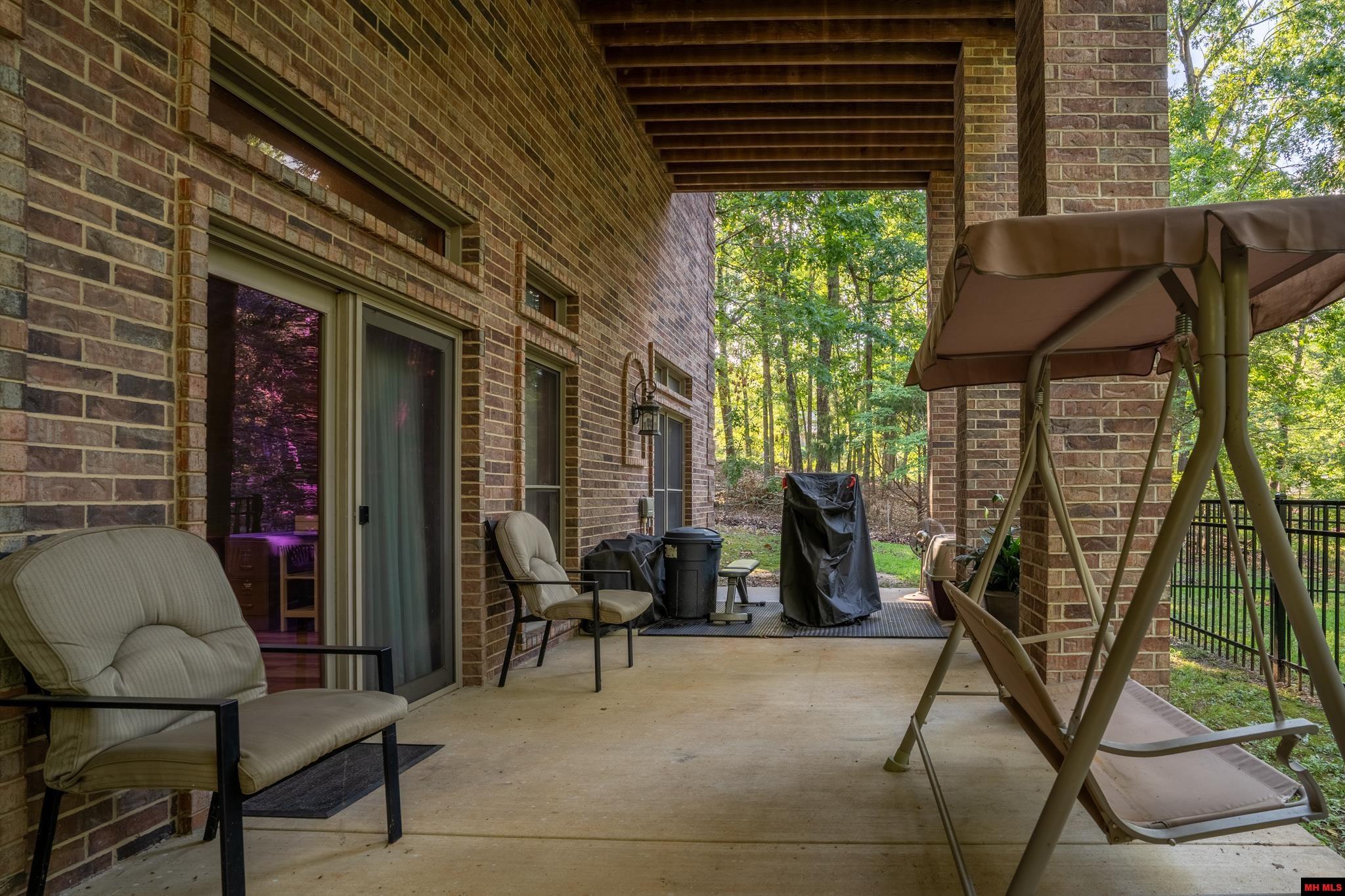 109 EDGEHILL PLACE Bull Shoals, AR 72619