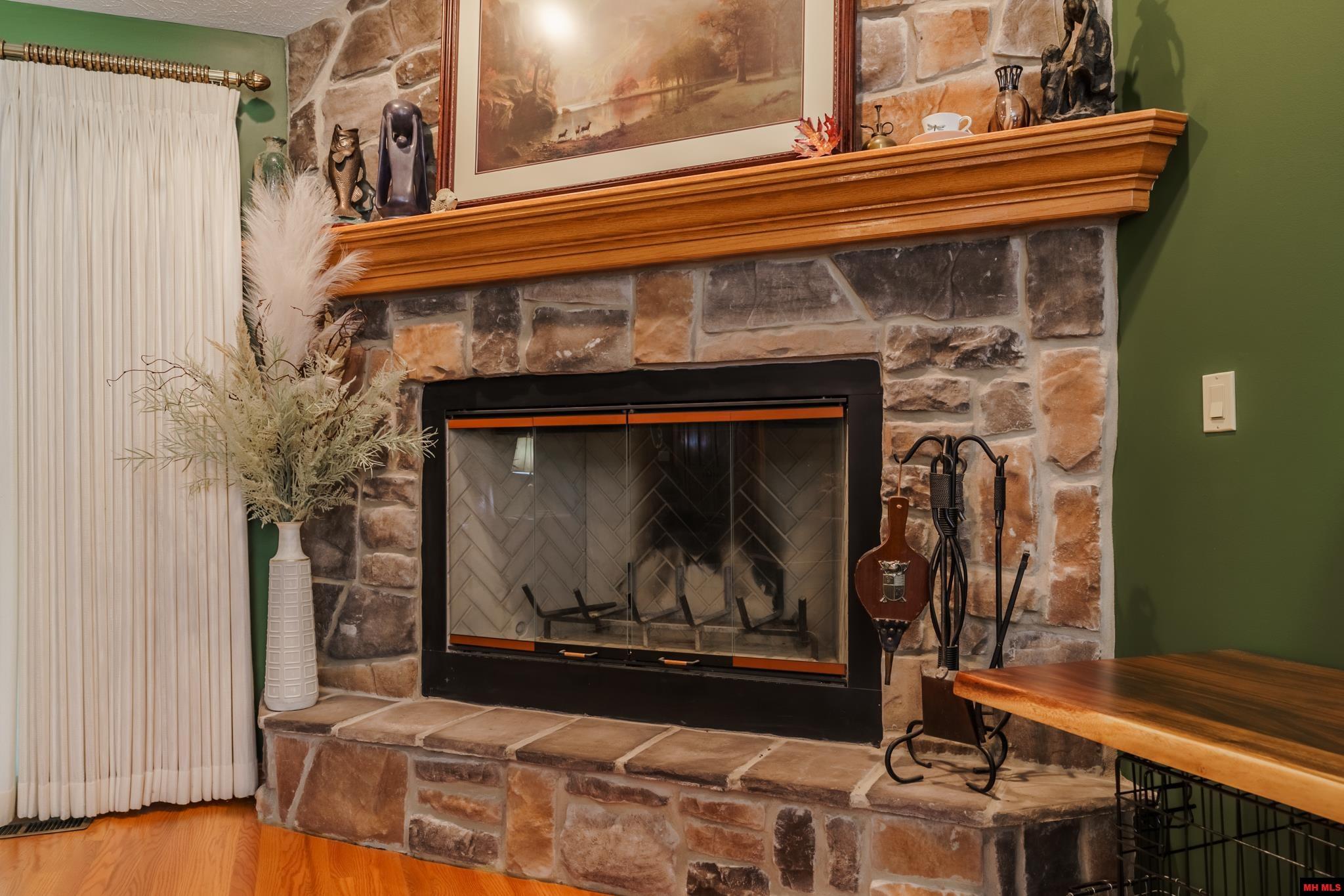 109 EDGEHILL PLACE Bull Shoals, AR 72619