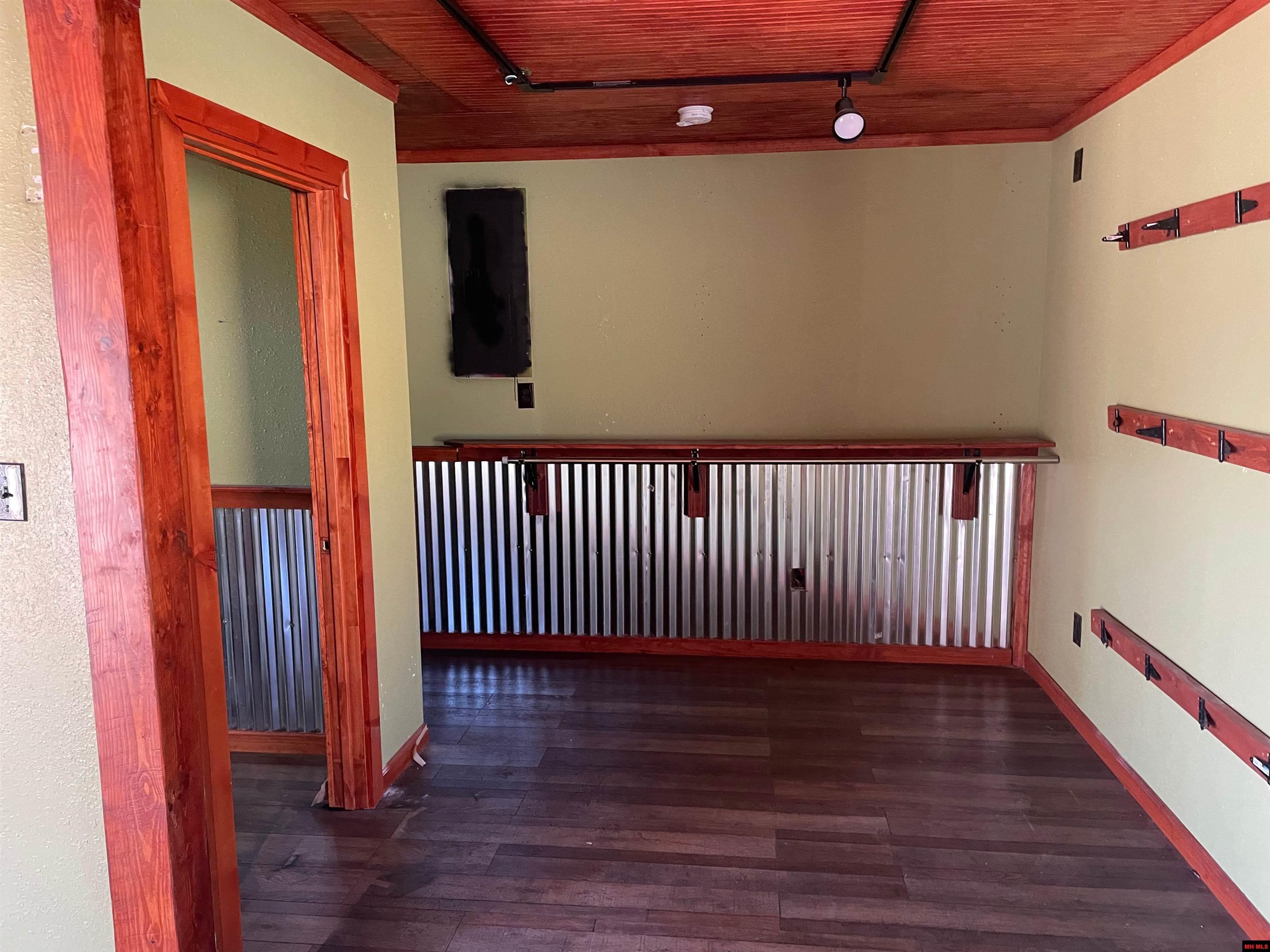 11168 HWY 5 SOUTH Salesville, AR