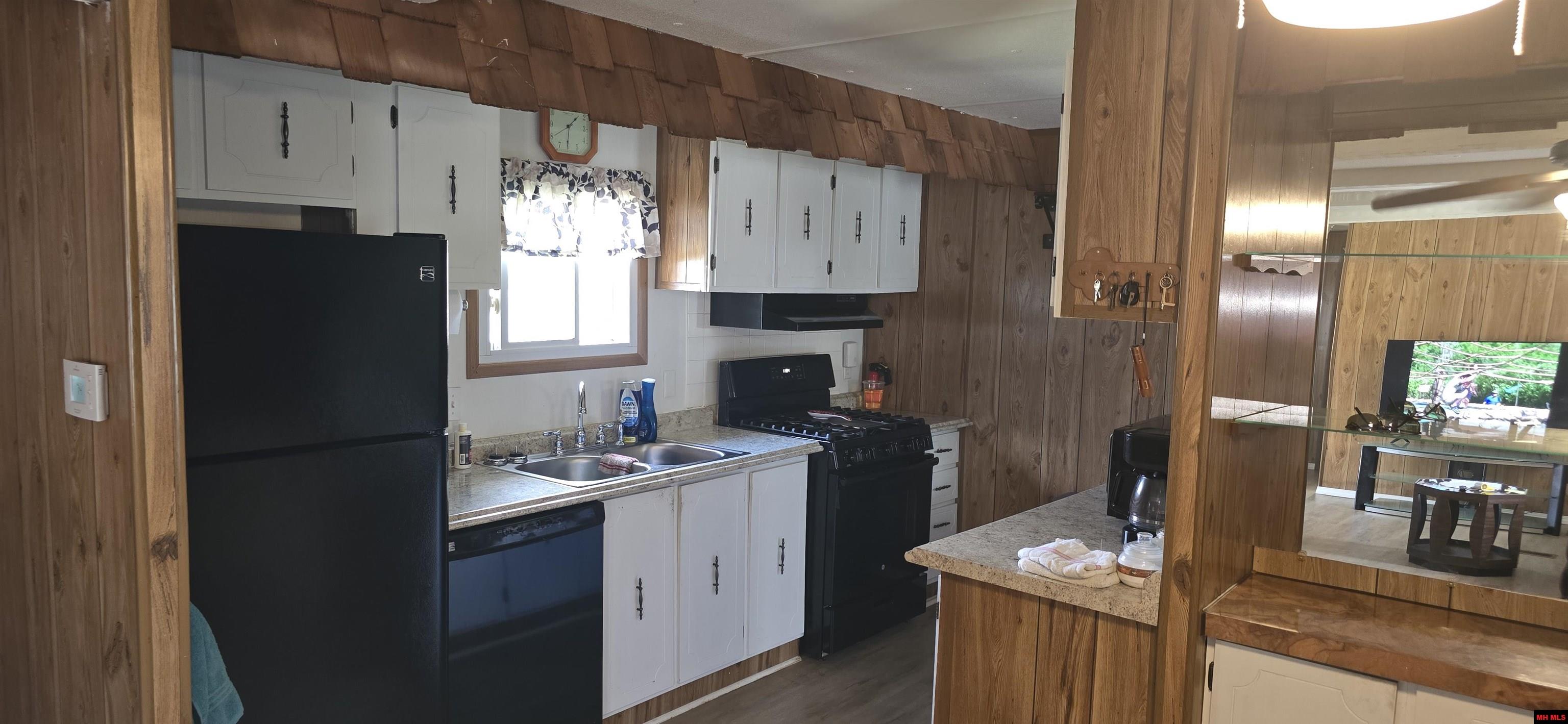 126 COVE ROAD Lakeview, AR