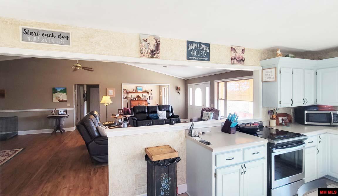 1483 CHESSMOND FERRY ROAD Calico Rock, AR