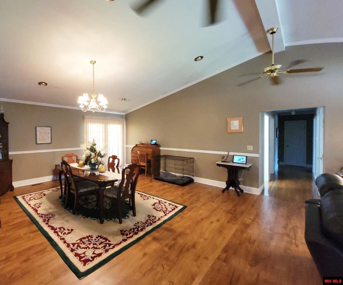 1483 CHESSMOND FERRY ROAD Calico Rock, AR