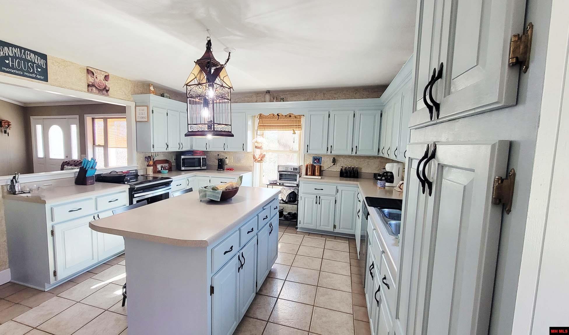 1483 CHESSMOND FERRY ROAD Calico Rock, AR