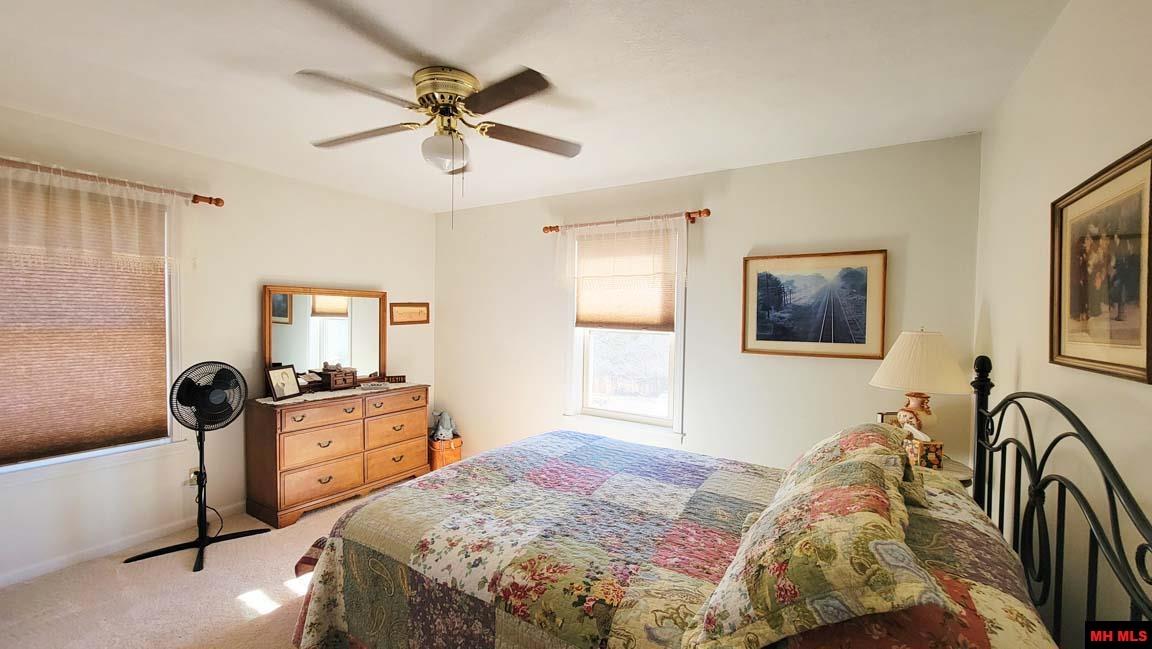 1483 CHESSMOND FERRY ROAD Calico Rock, AR
