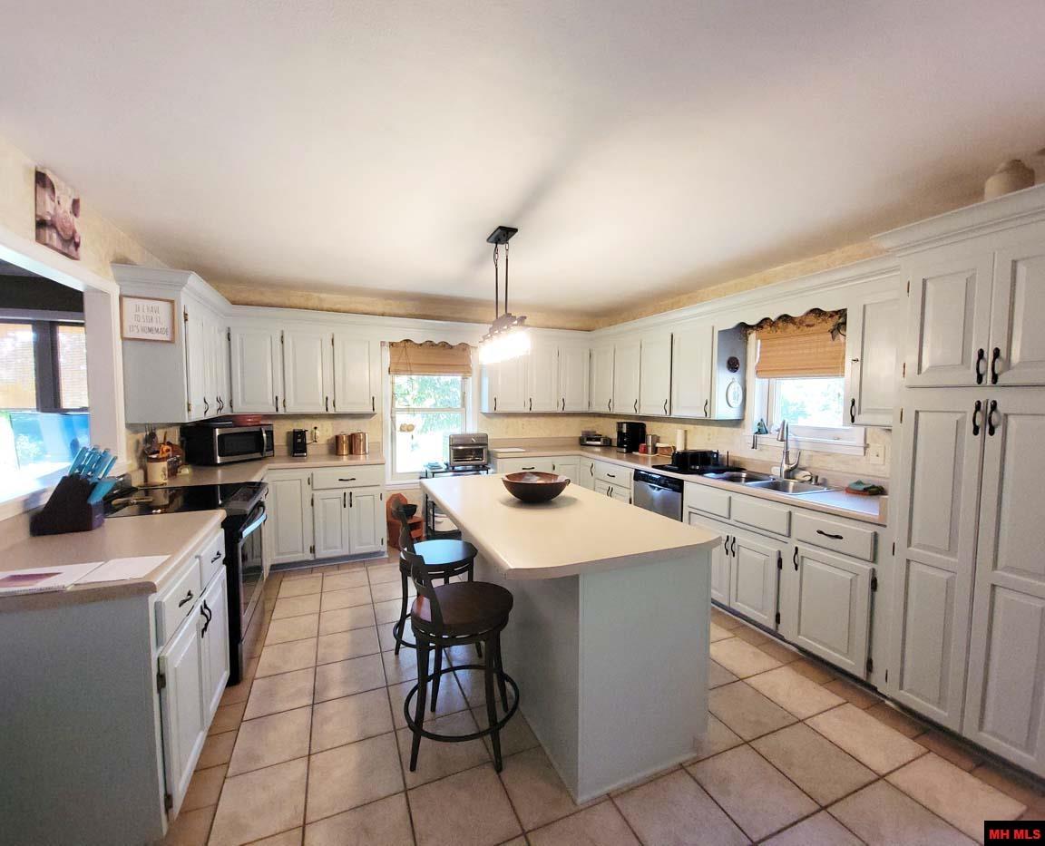 1483 CHESSMOND FERRY ROAD Calico Rock, AR