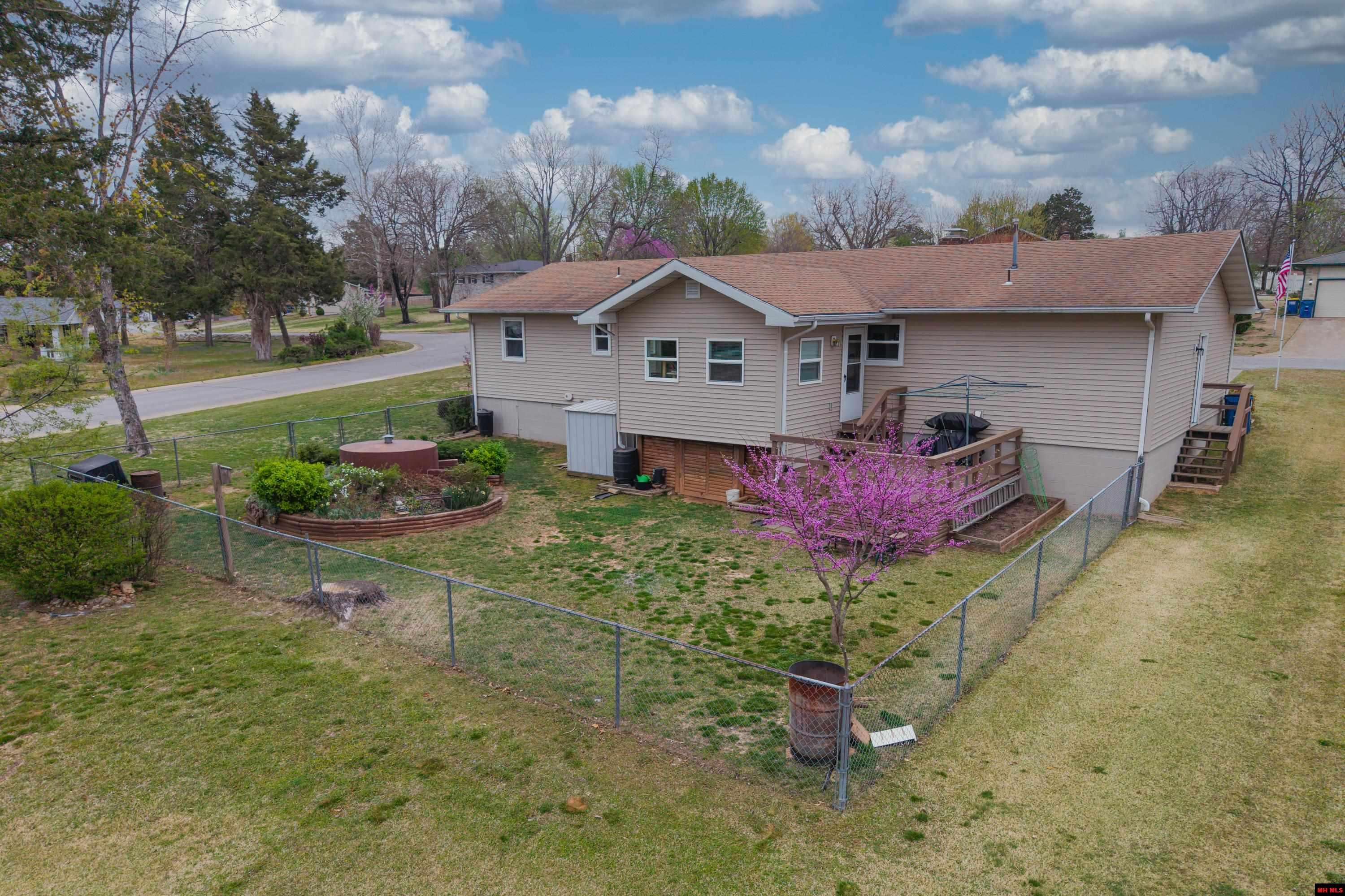 102 PARKVIEW DRIVE Mountain Home, AR