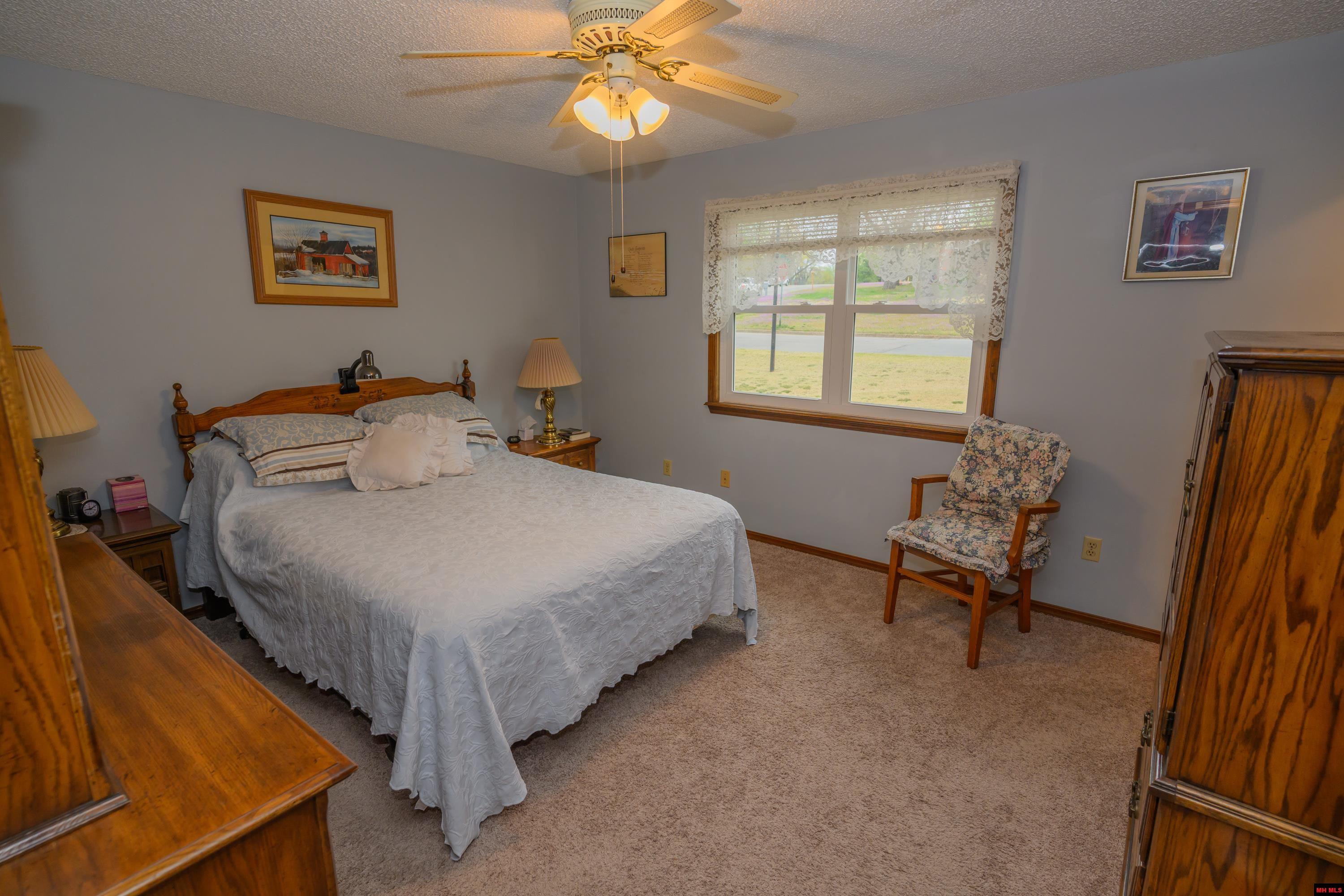 102 PARKVIEW DRIVE Mountain Home, AR
