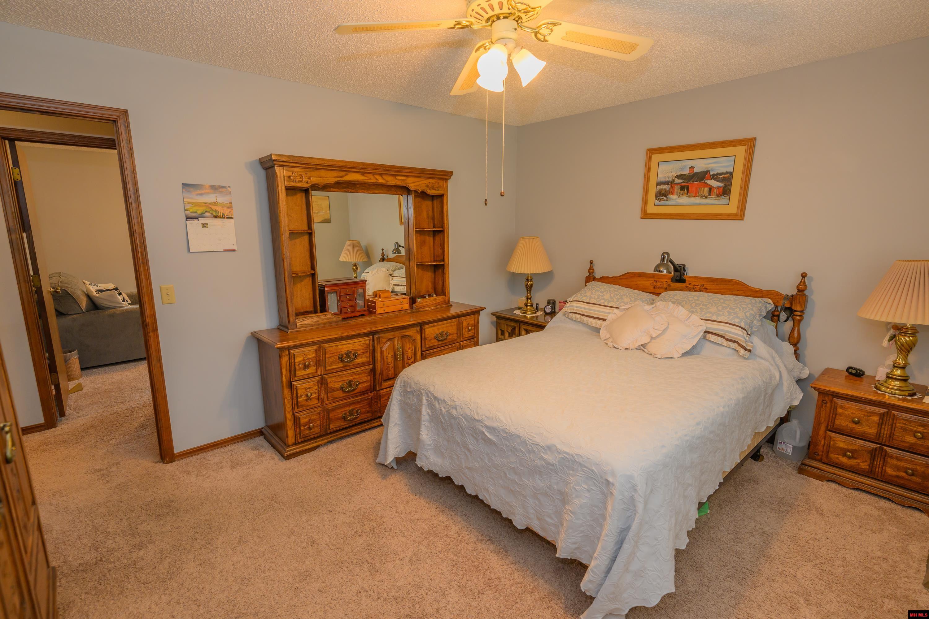 102 PARKVIEW DRIVE Mountain Home, AR