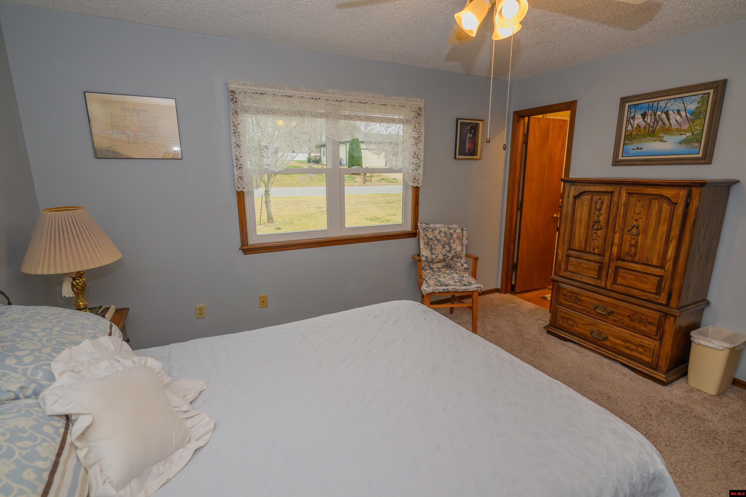 102 PARKVIEW DRIVE Mountain Home, AR