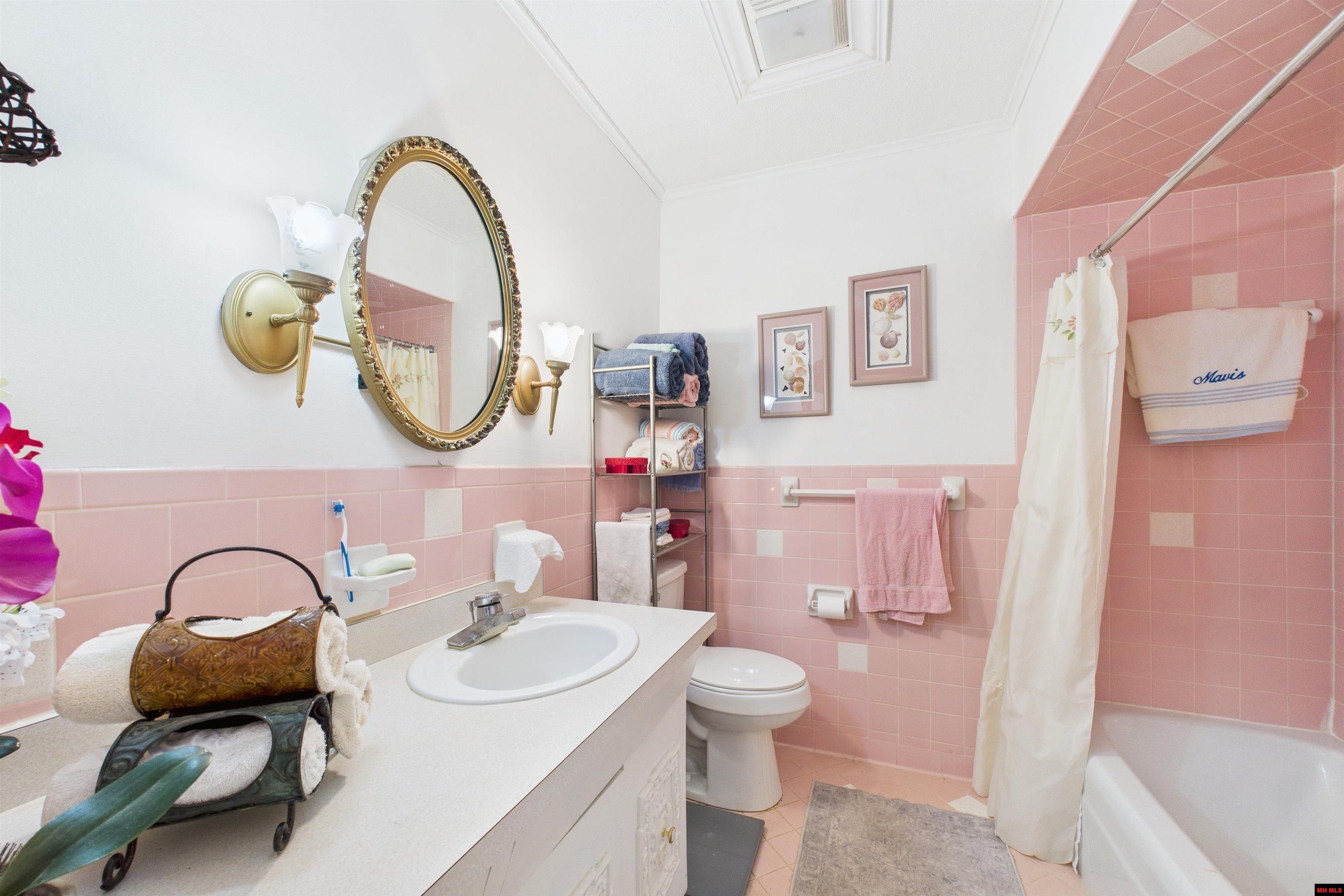 1109 MEADOWBROOK DRIVE Mountain Home, AR