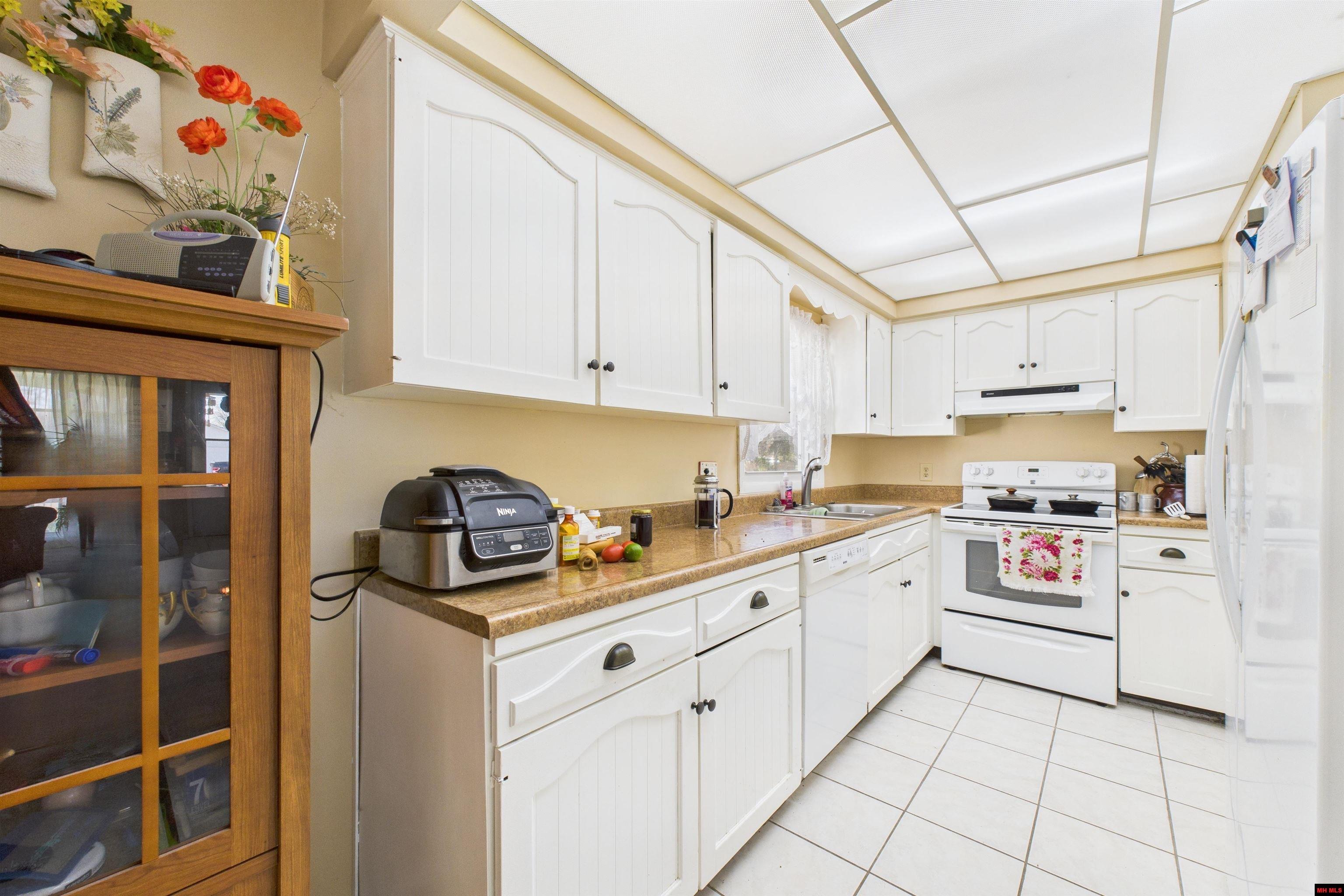 1109 MEADOWBROOK DRIVE Mountain Home, AR