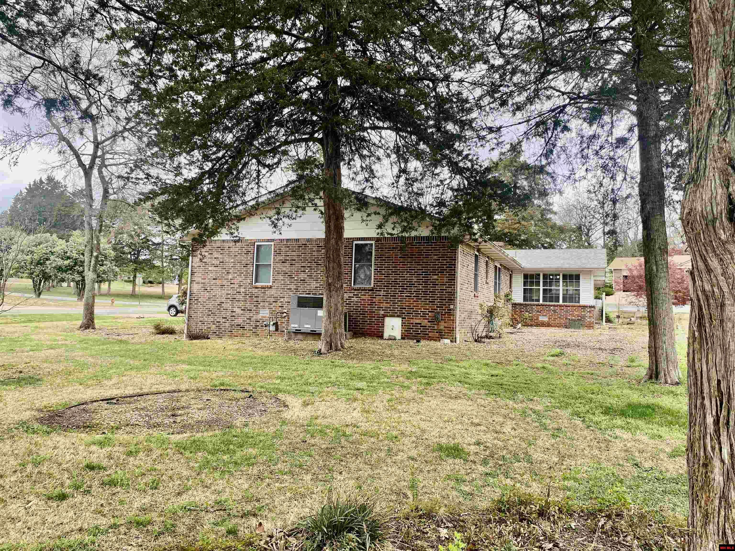 1804 EAGLE DRIVE Mountain Home, AR