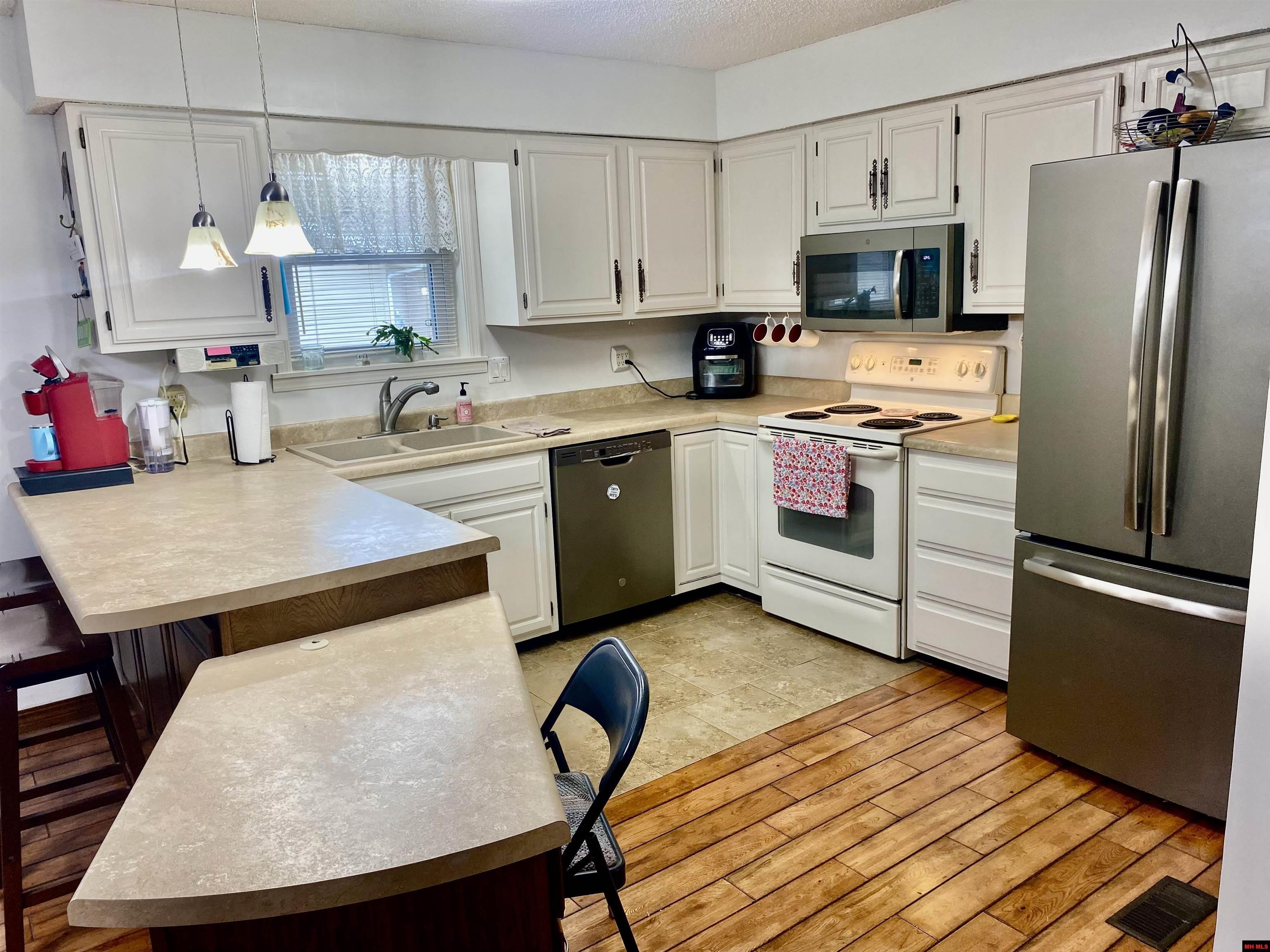 1804 EAGLE DRIVE Mountain Home, AR