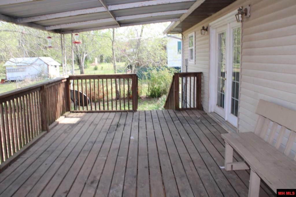 136 LOCUST STREET Lead Hill, AR