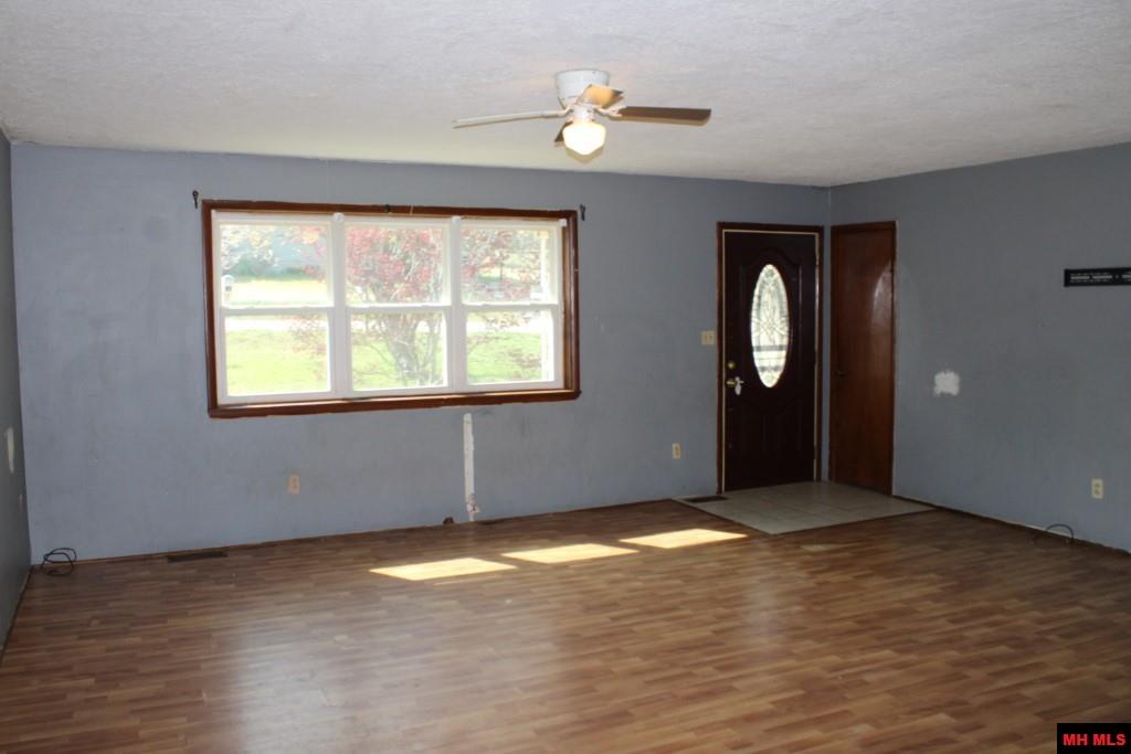 136 LOCUST STREET Lead Hill, AR