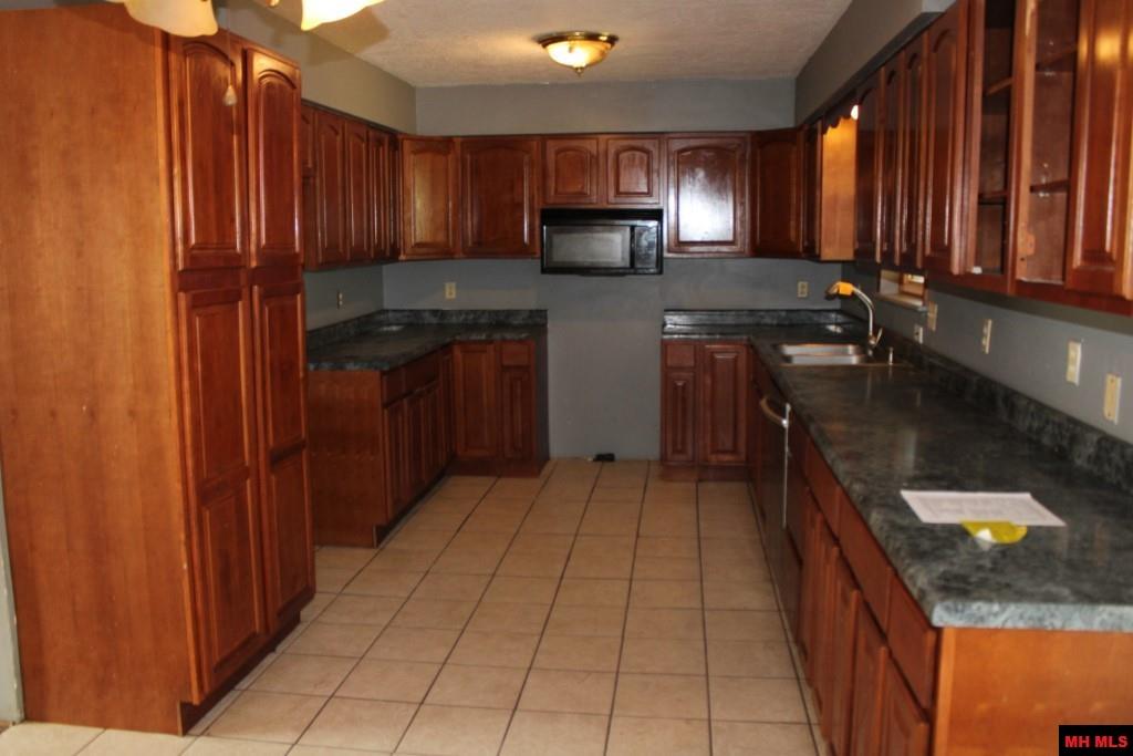 136 LOCUST STREET Lead Hill, AR