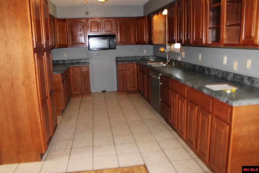 136 LOCUST STREET Lead Hill, AR