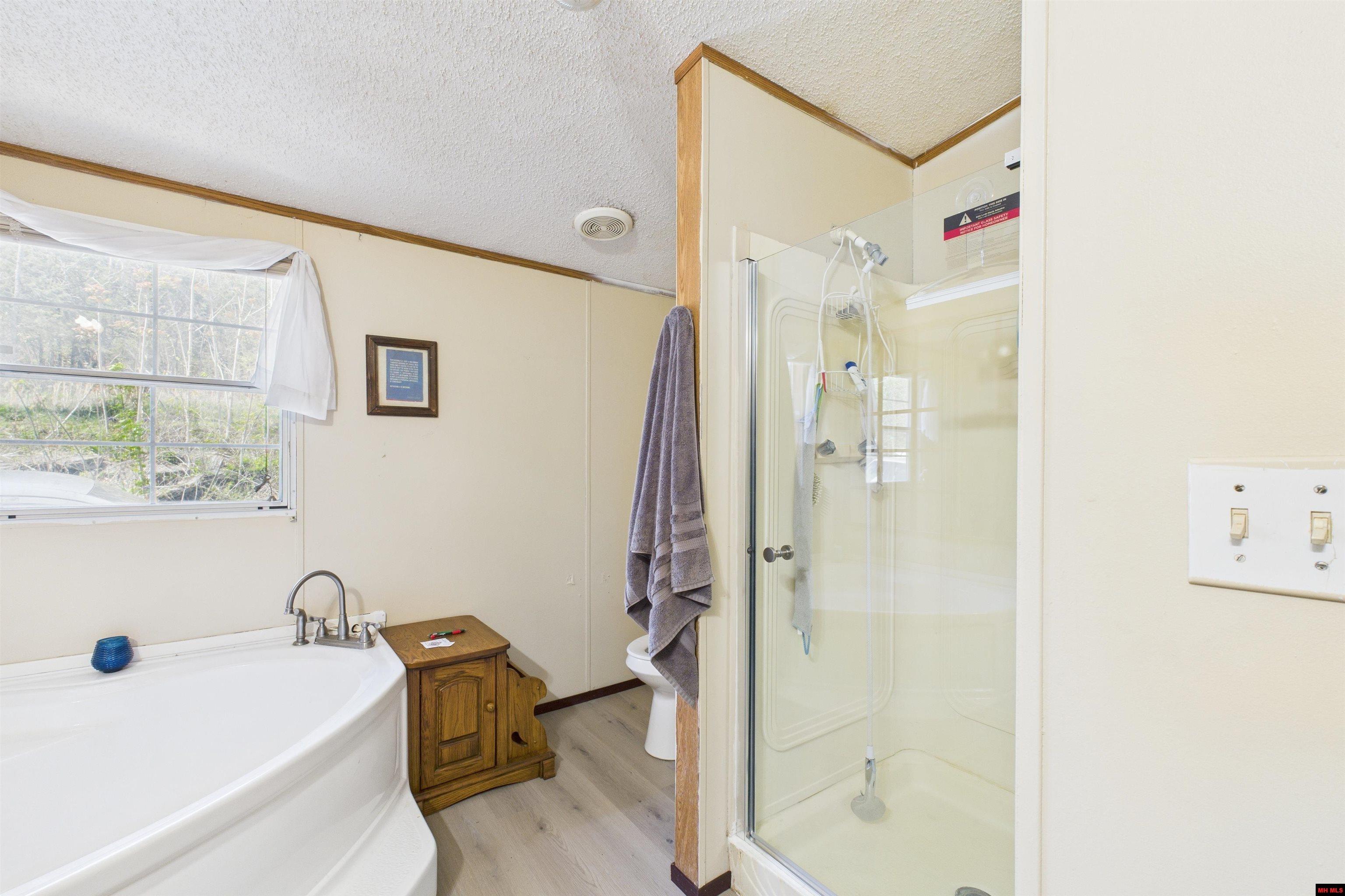 6595 PUSH MOUNTAIN ROAD Norfork, AR 72658