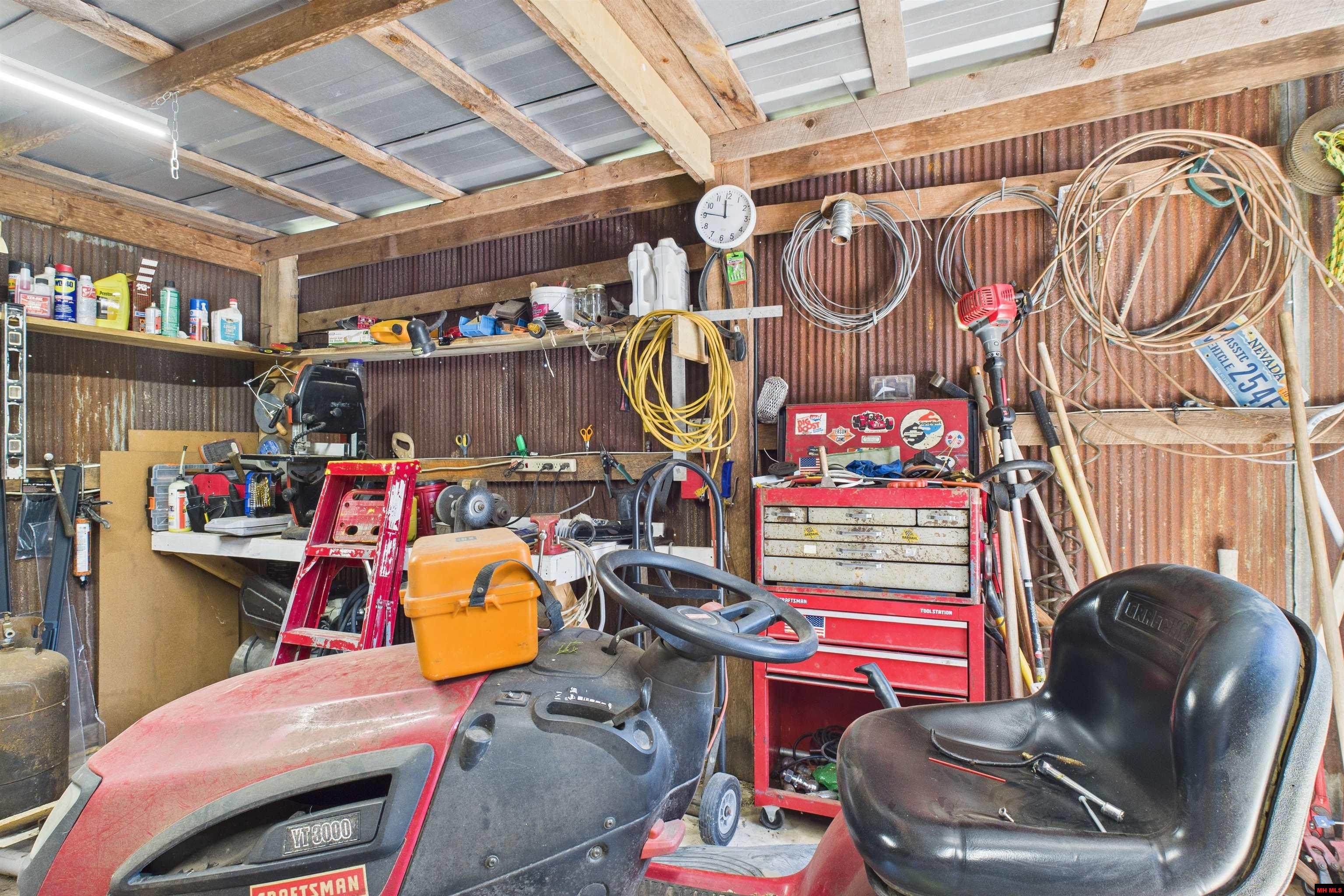 6595 PUSH MOUNTAIN ROAD Norfork, AR 72658