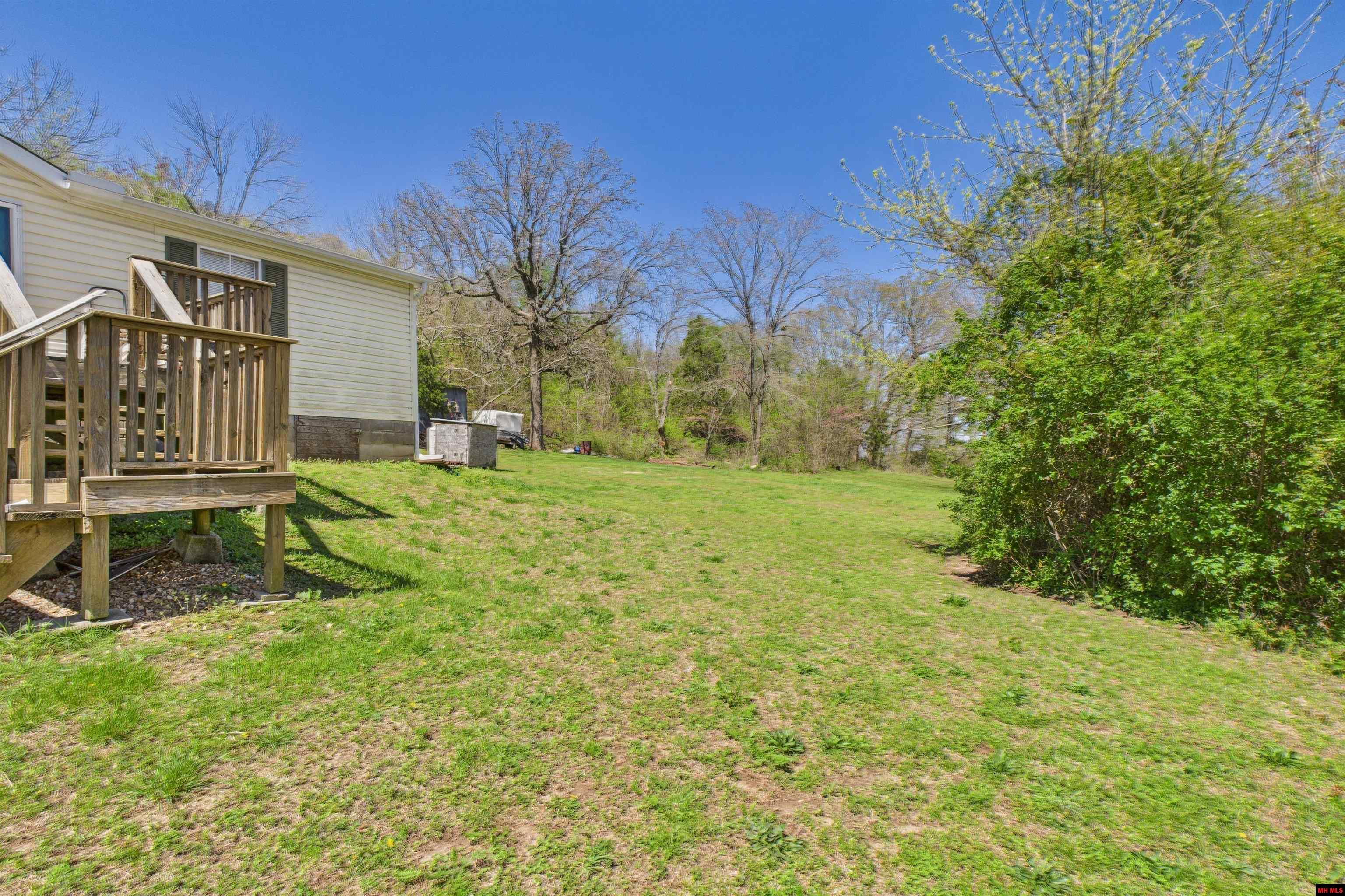 6595 PUSH MOUNTAIN ROAD Norfork, AR 72658