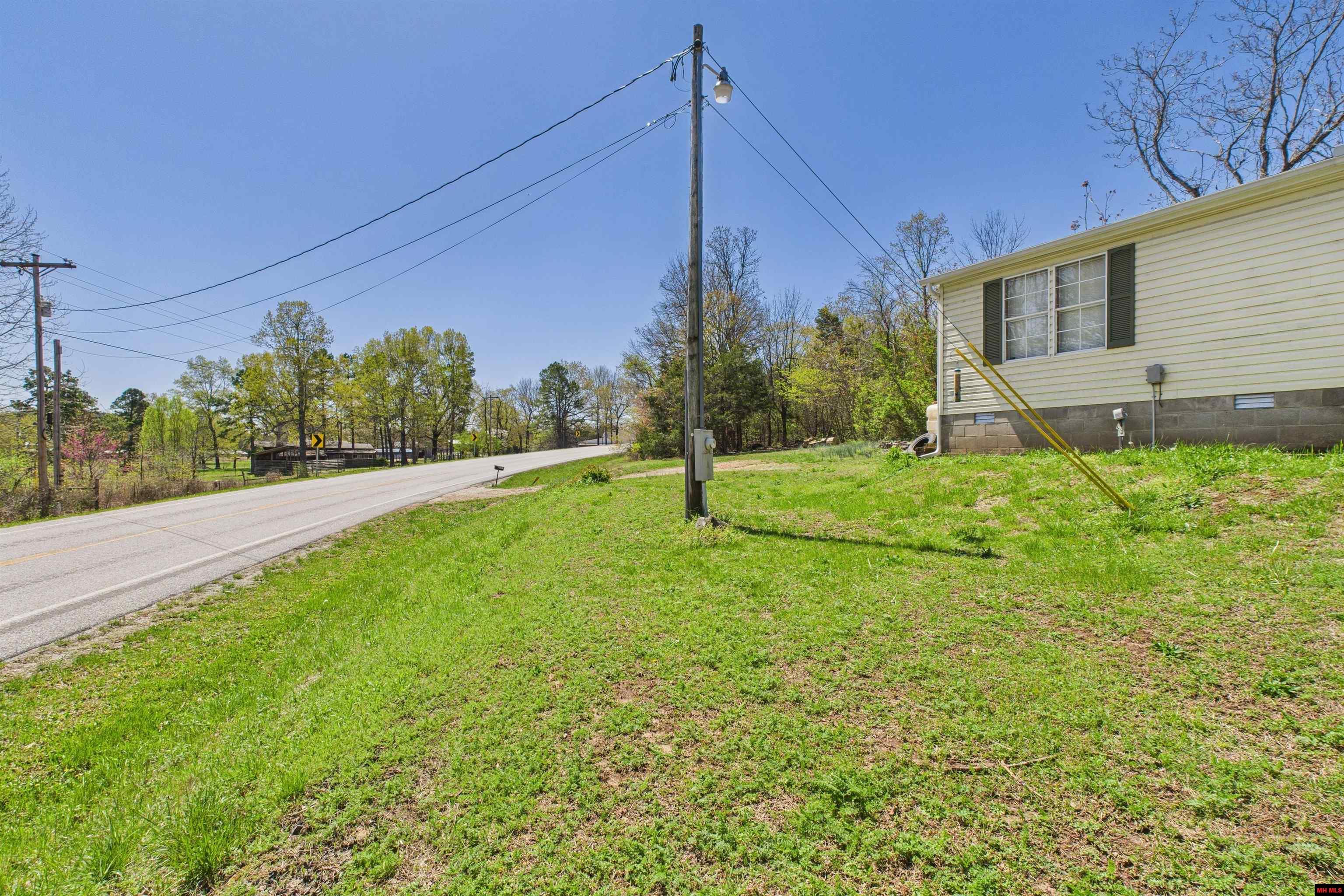 6595 PUSH MOUNTAIN ROAD Norfork, AR 72658