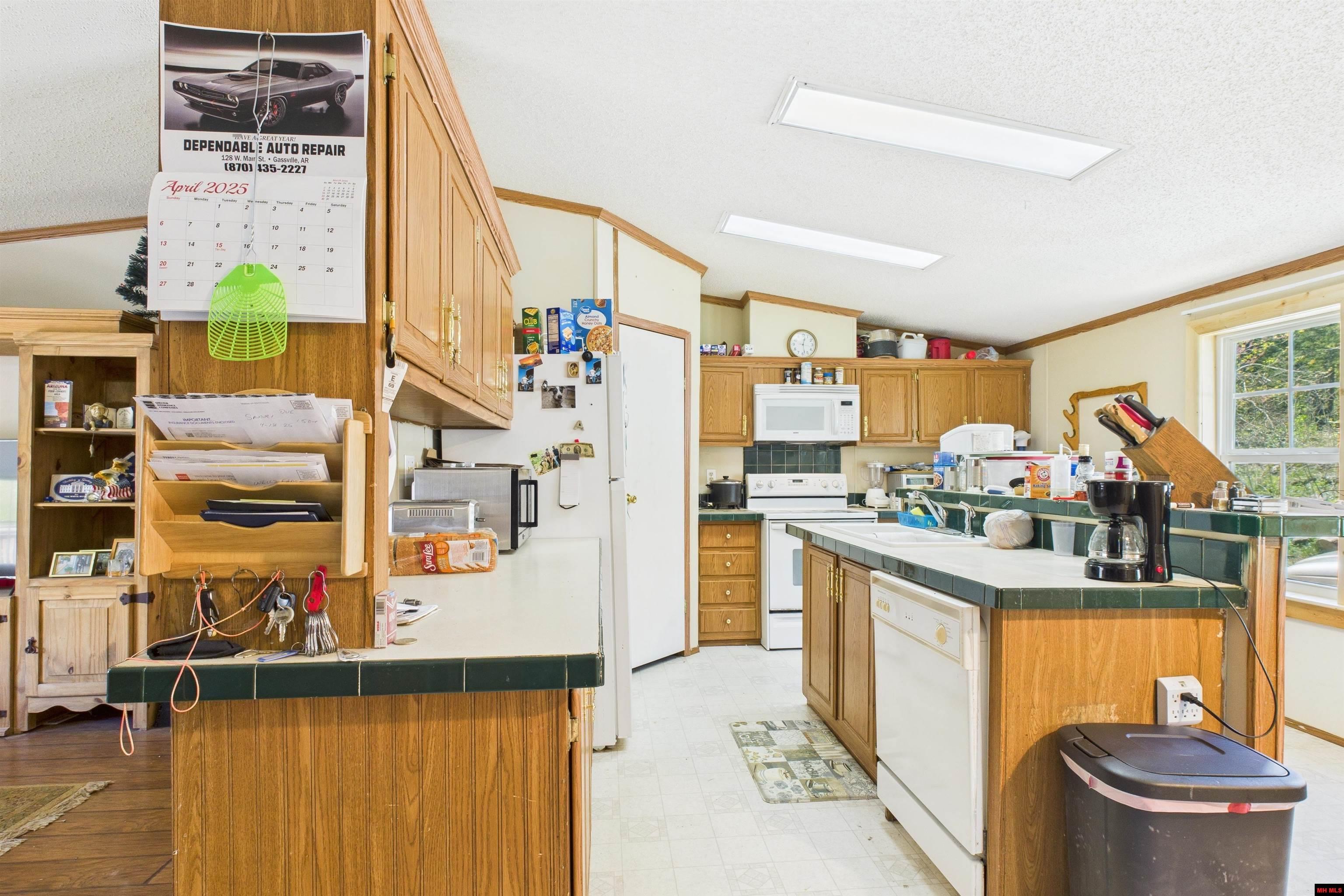 6595 PUSH MOUNTAIN ROAD Norfork, AR 72658