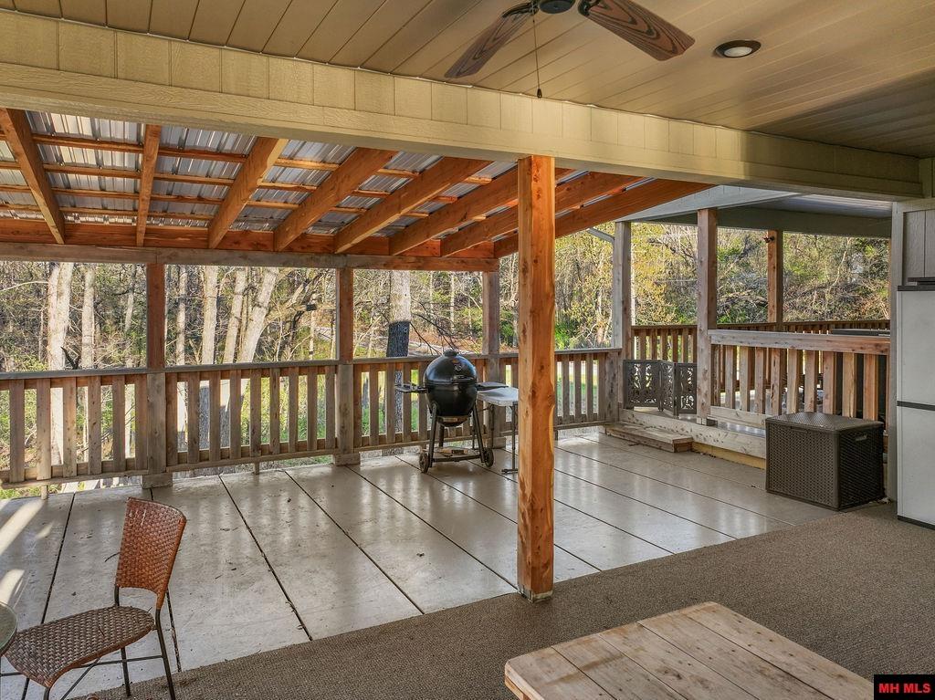 1912 A2 CENTRAL BOULEVARD Bull Shoals, AR 72619