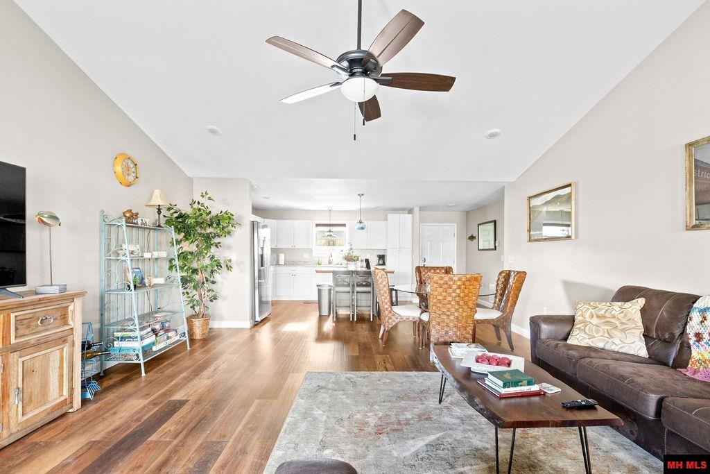 1912 A2 CENTRAL BOULEVARD Bull Shoals, AR 72619