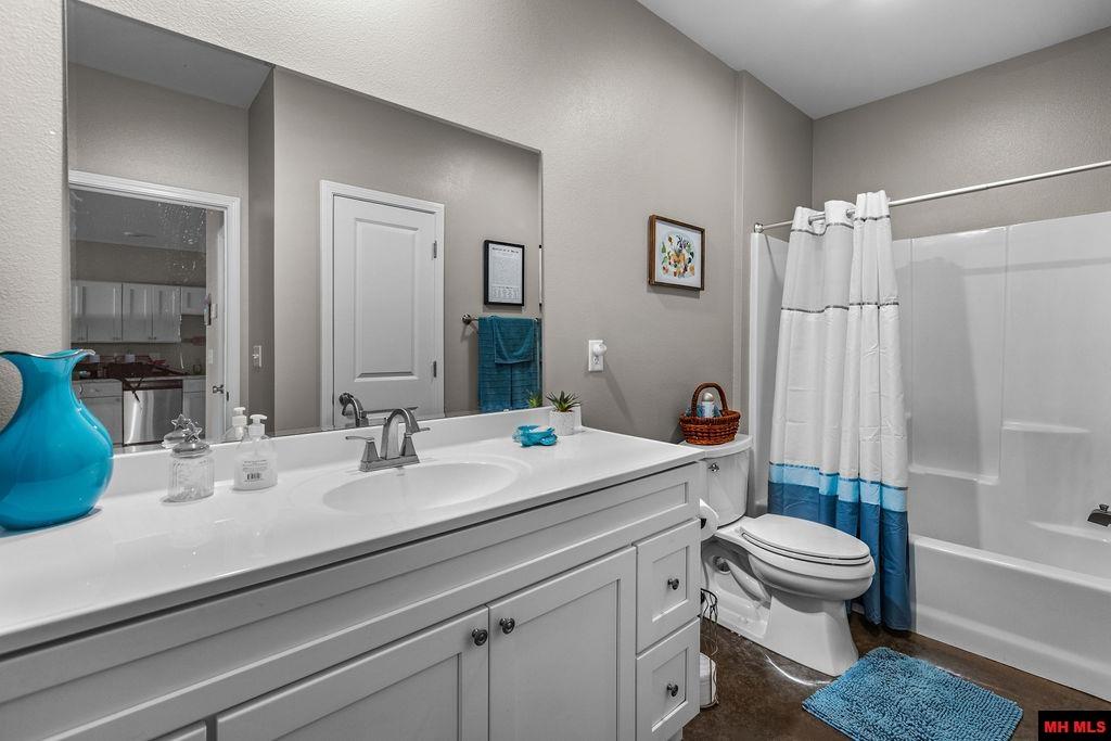 1912 A5 CENTRAL BOULEVARD Bull Shoals, AR 72619