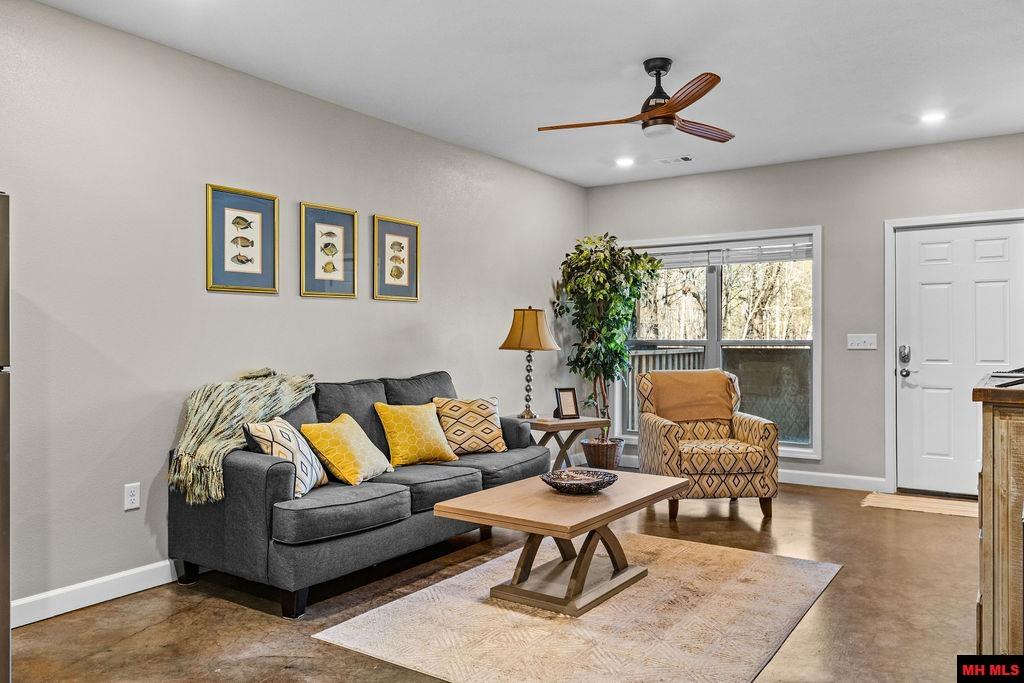 1912 A5 CENTRAL BOULEVARD Bull Shoals, AR 72619