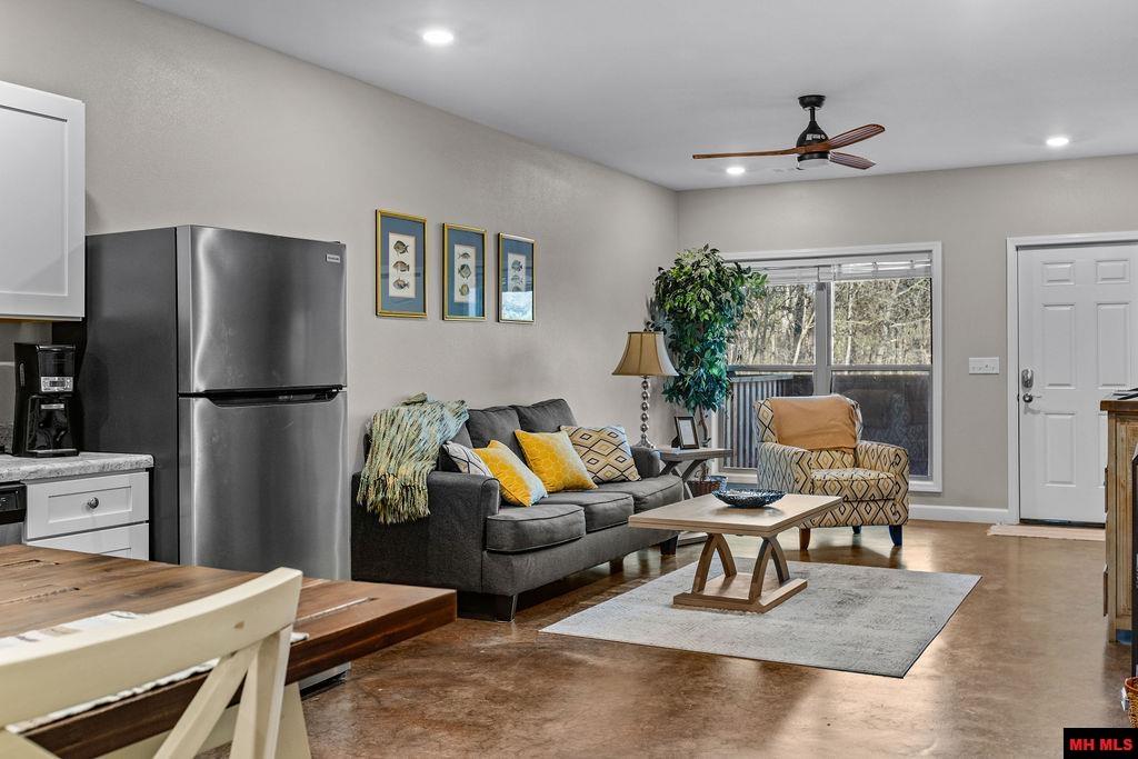 1912 A5 CENTRAL BOULEVARD Bull Shoals, AR 72619