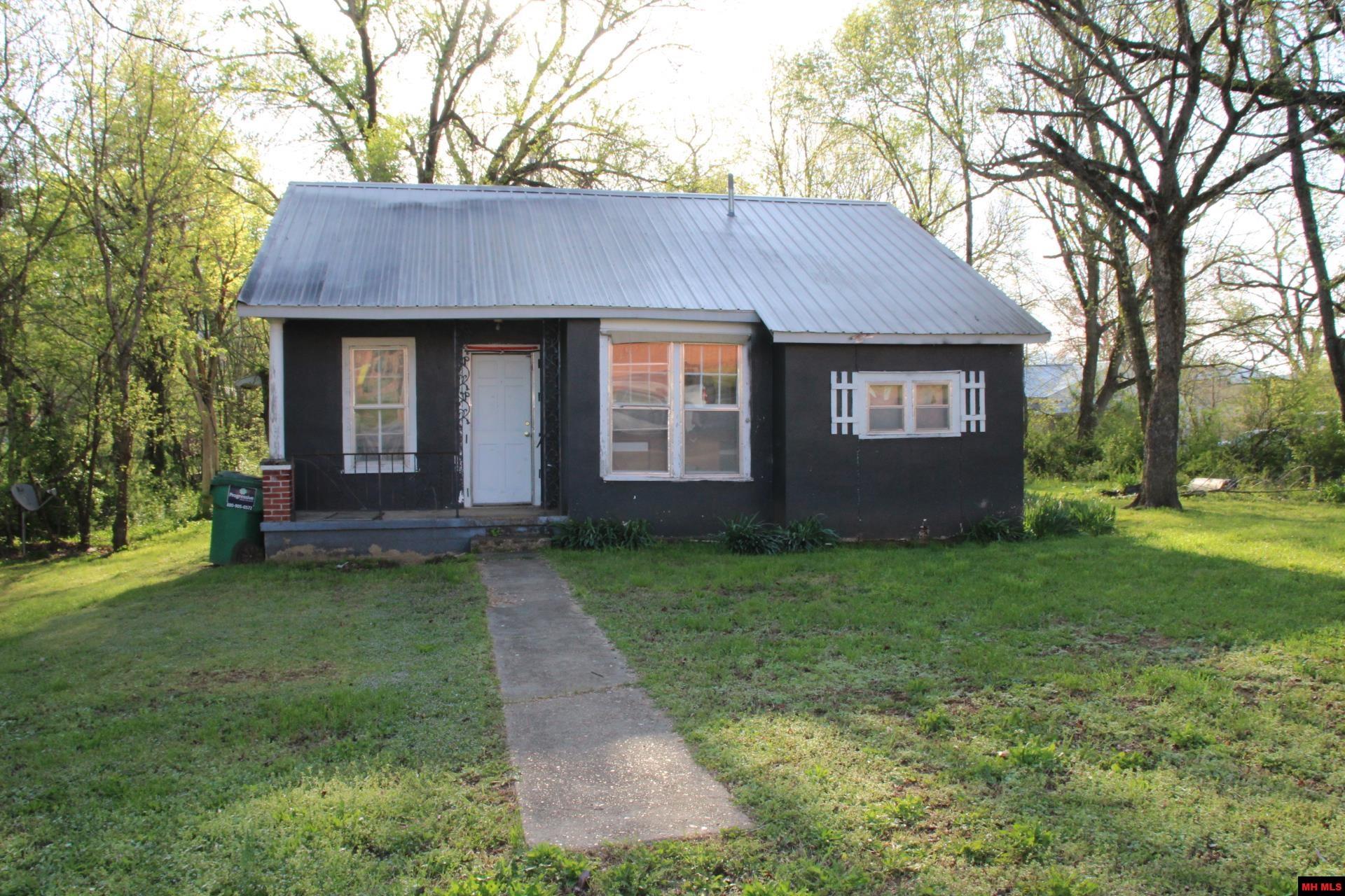 305 N PANTHER AVENUE Yellville, AR