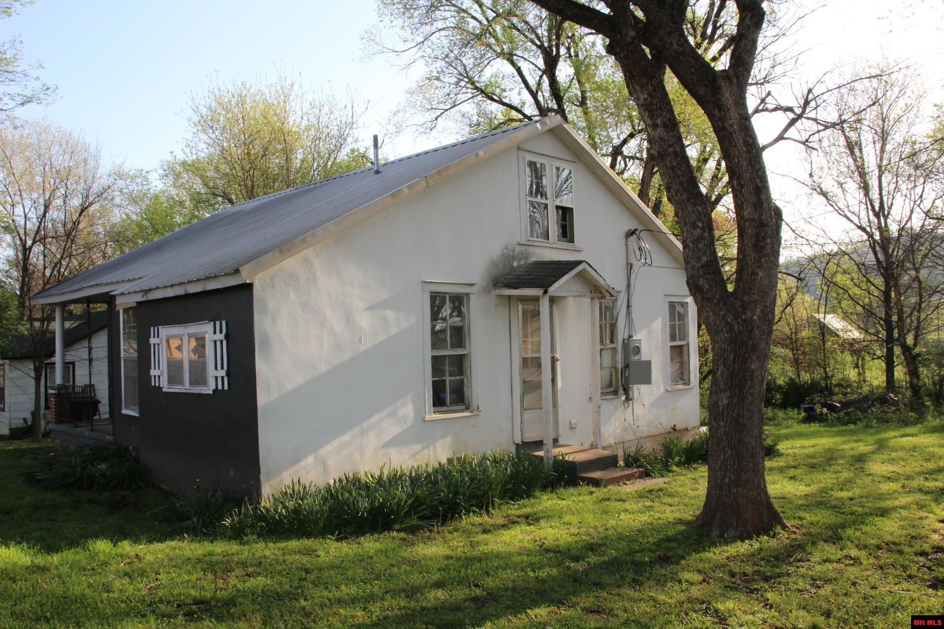 305 N PANTHER AVENUE Yellville, AR