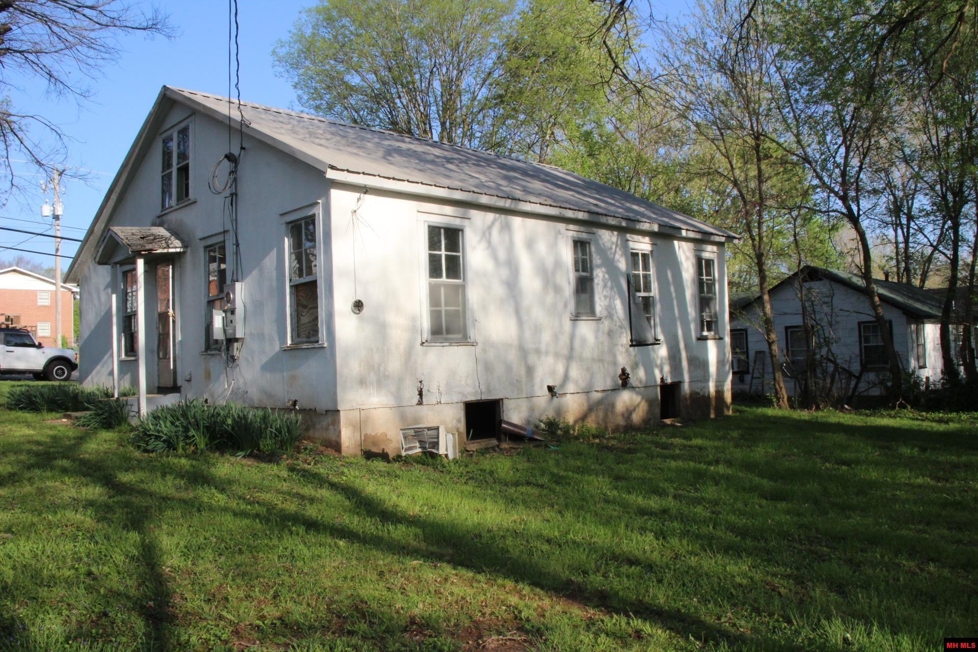 305 N PANTHER AVENUE Yellville, AR