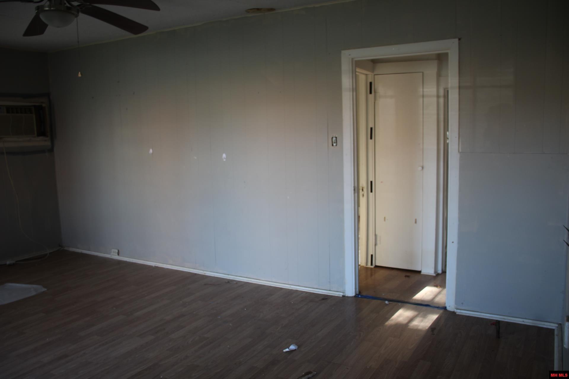 305 N PANTHER AVENUE Yellville, AR