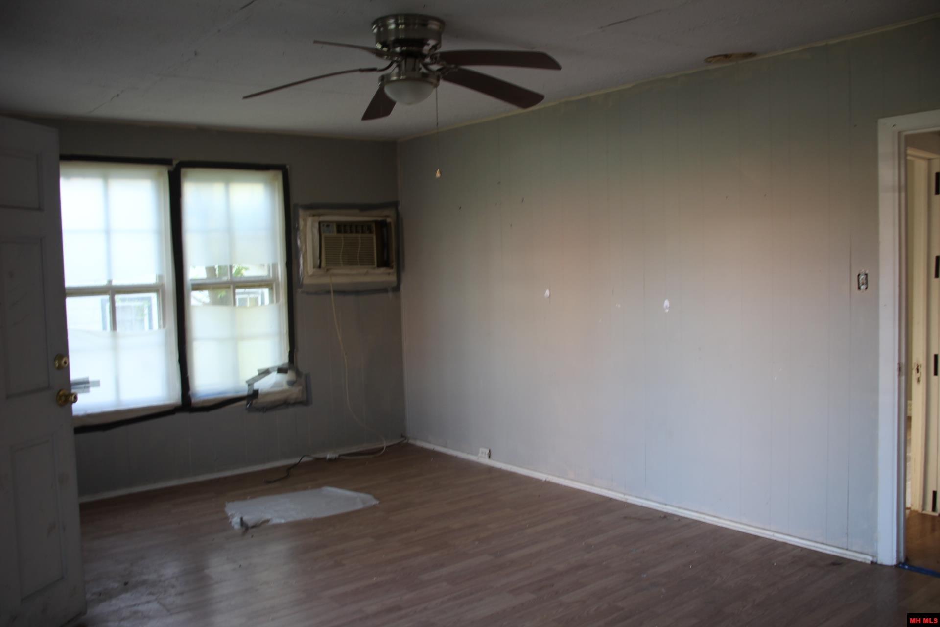 305 N PANTHER AVENUE Yellville, AR