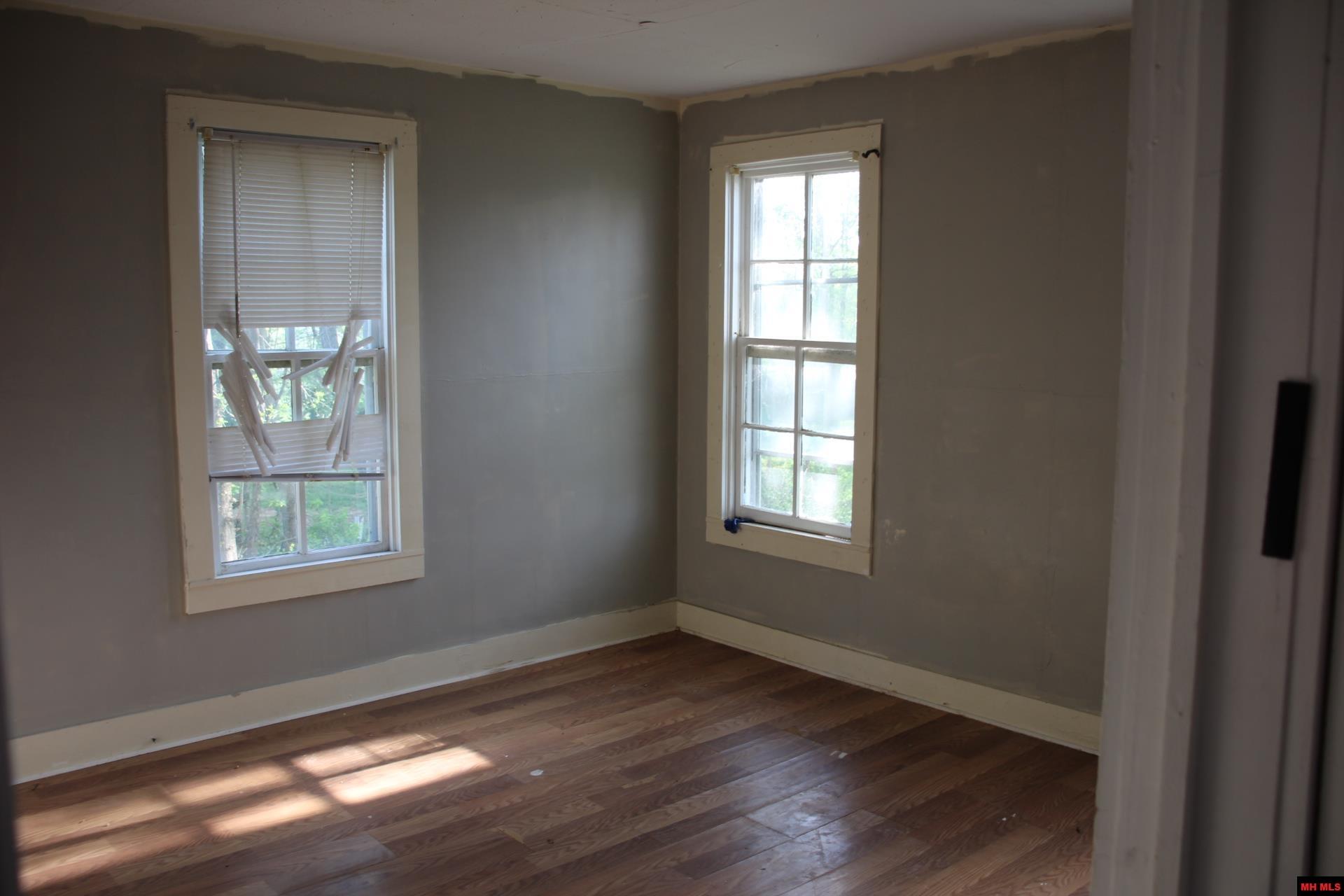 305 N PANTHER AVENUE Yellville, AR