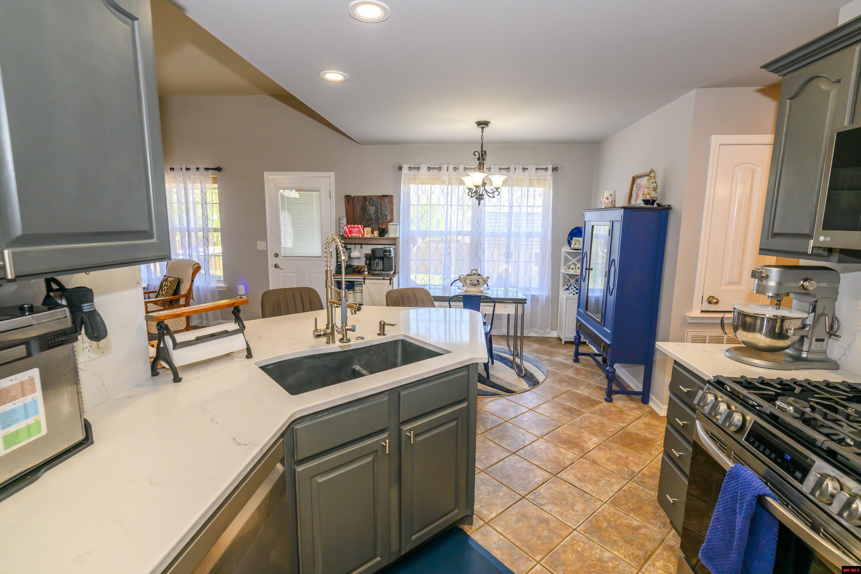 325 MAGNESS DRIVE Gassville, AR