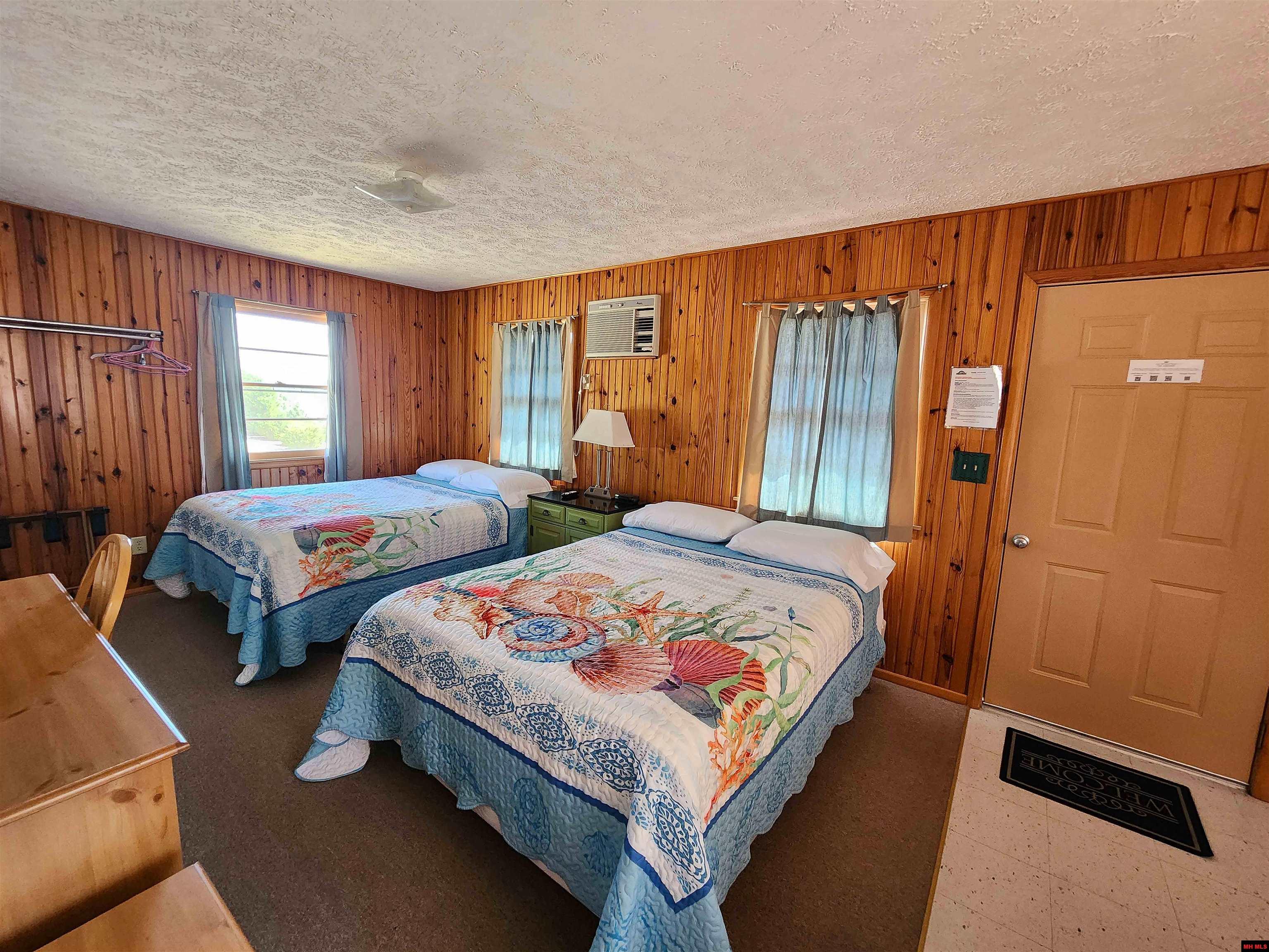 205 PINEHURST POINT Bull Shoals, AR