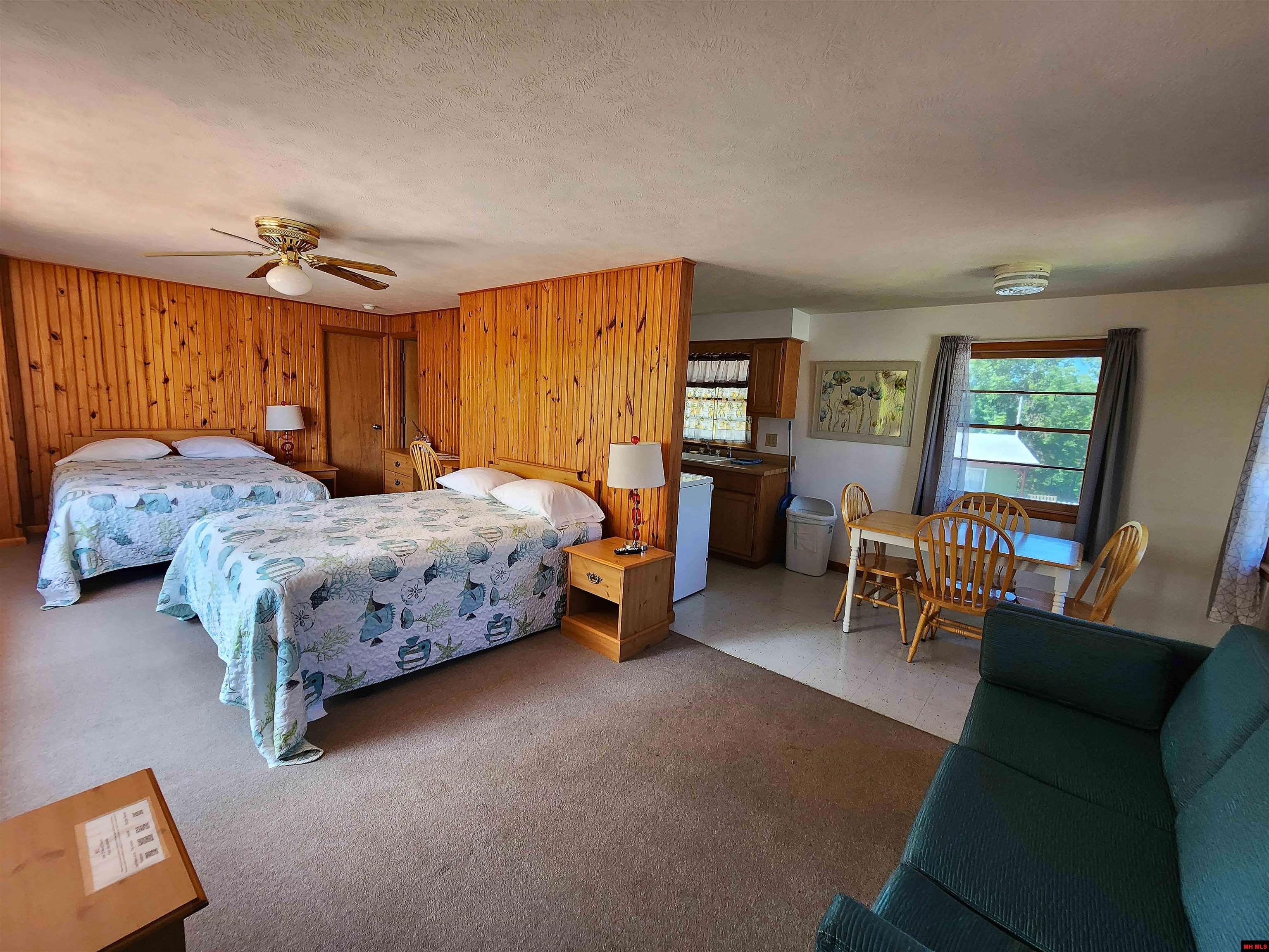 205 PINEHURST POINT Bull Shoals, AR