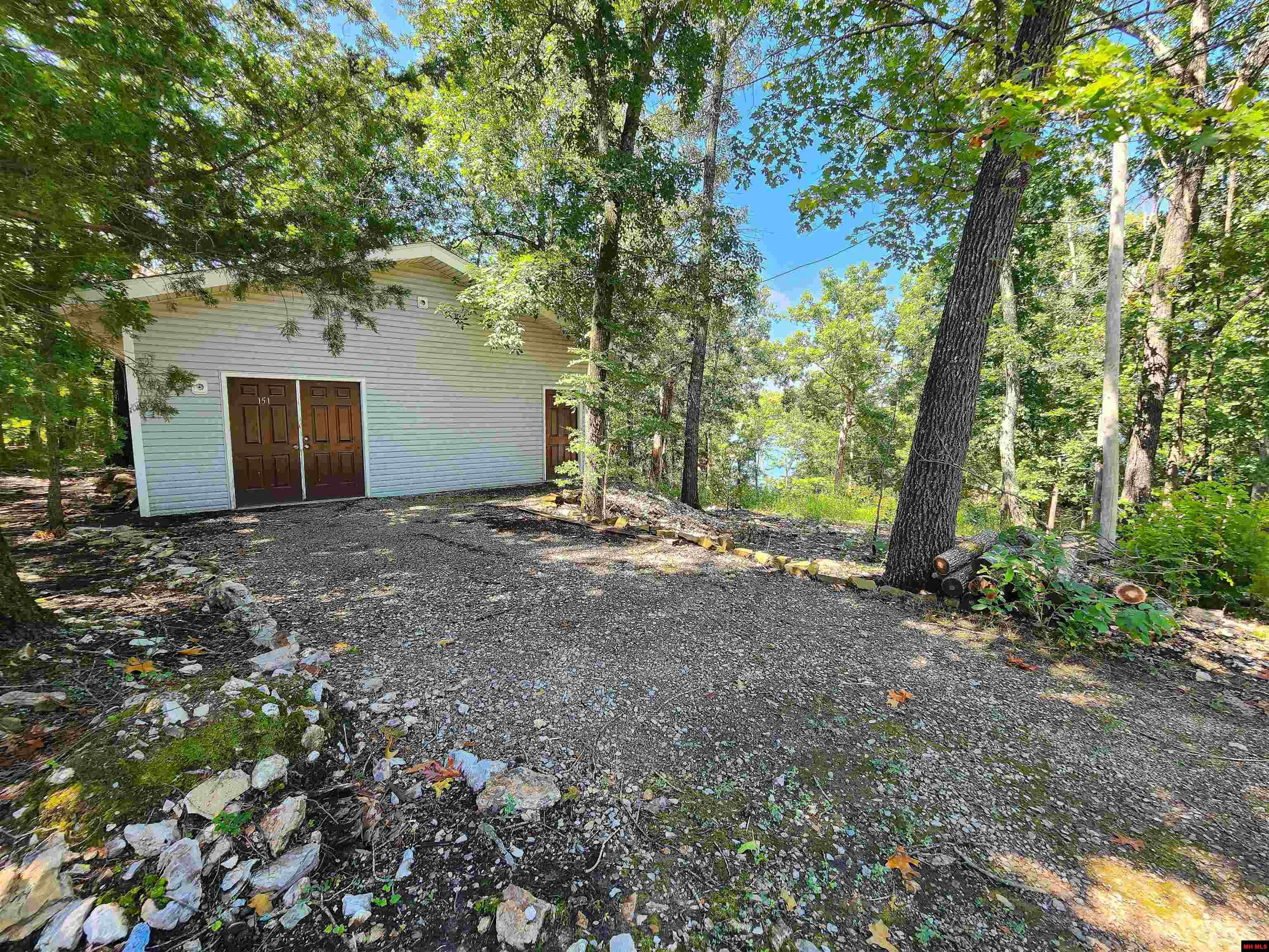 205 PINEHURST POINT Bull Shoals, AR