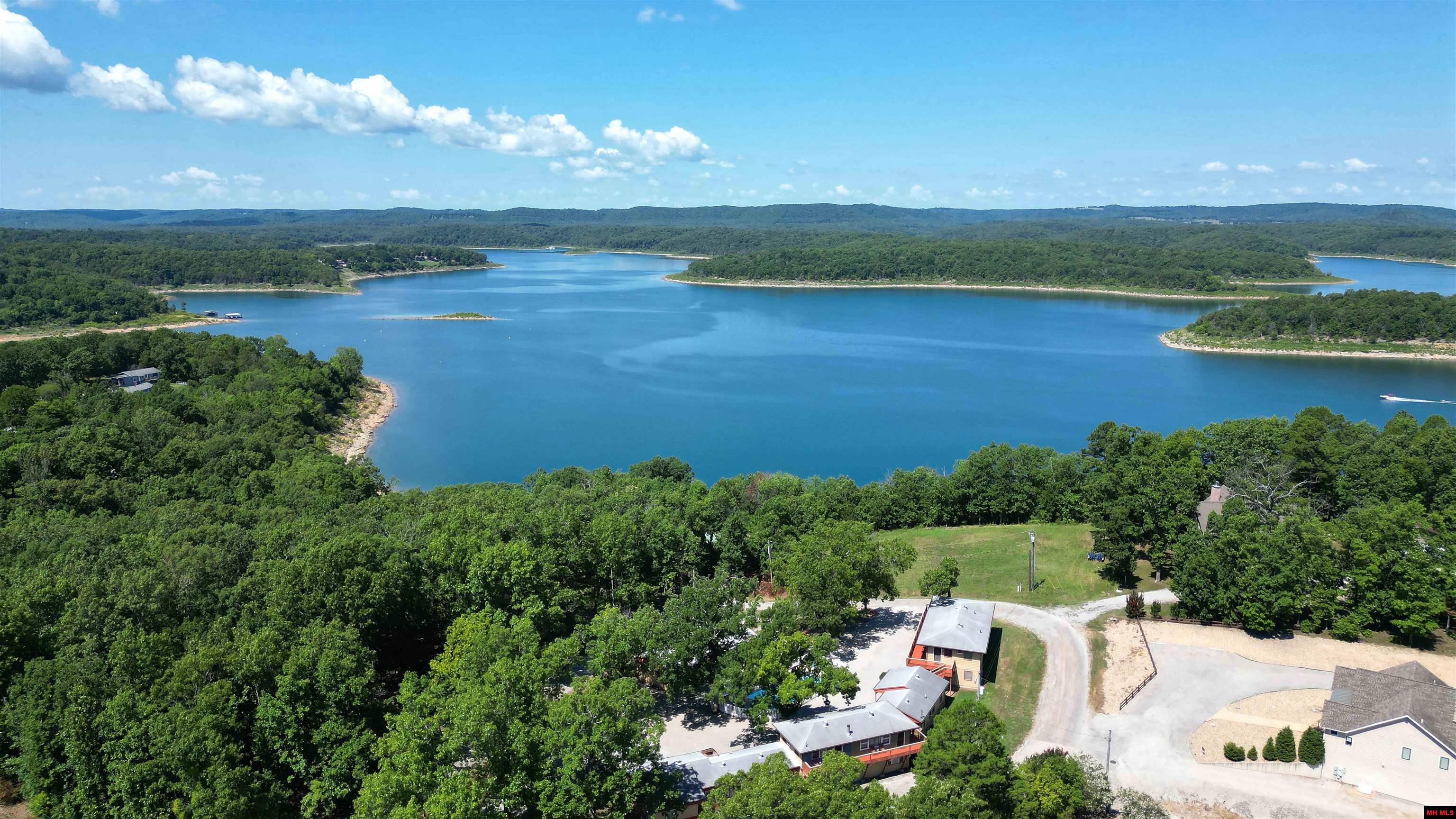 205 PINEHURST POINT Bull Shoals, AR
