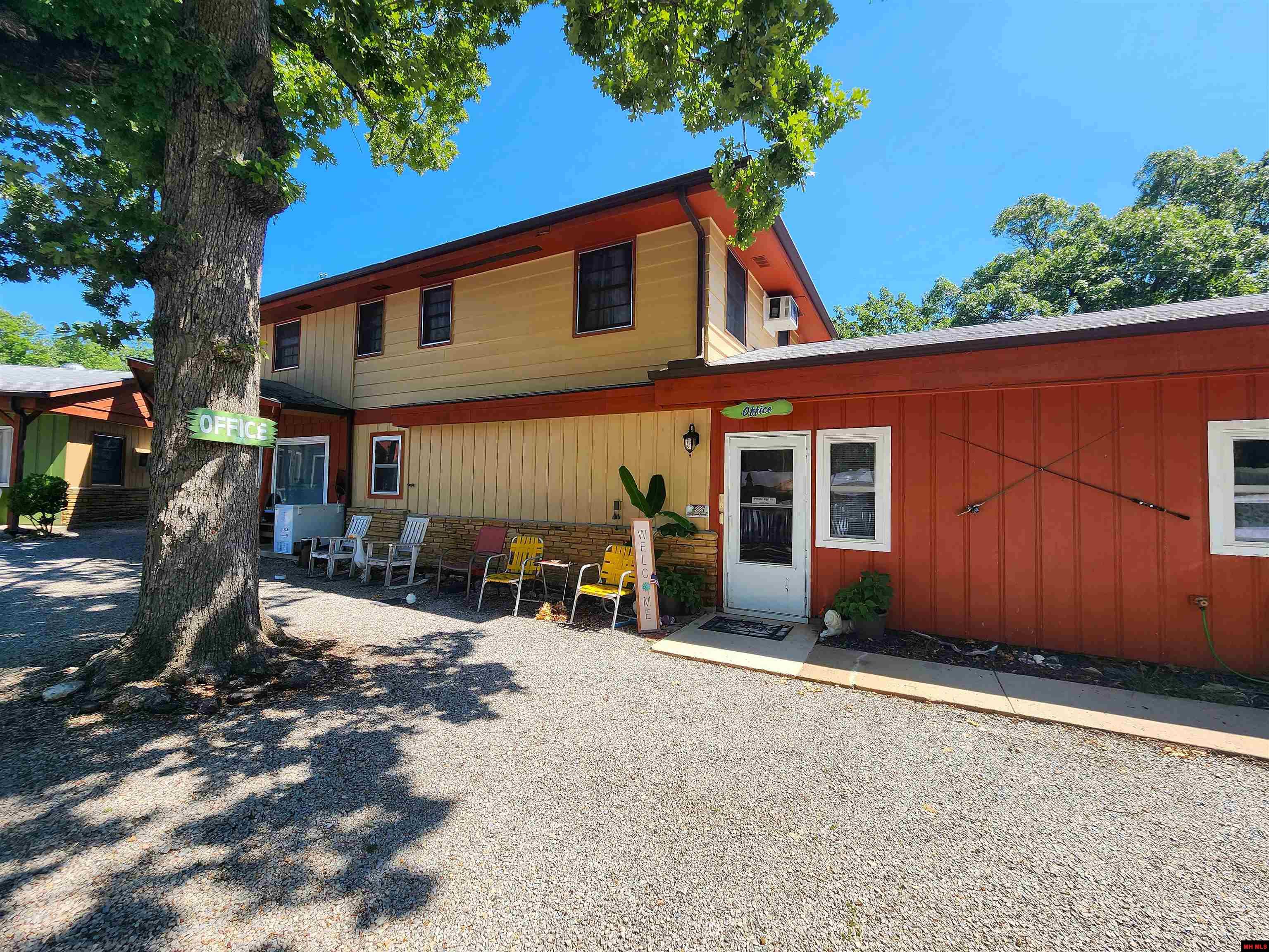 205 PINEHURST POINT Bull Shoals, AR