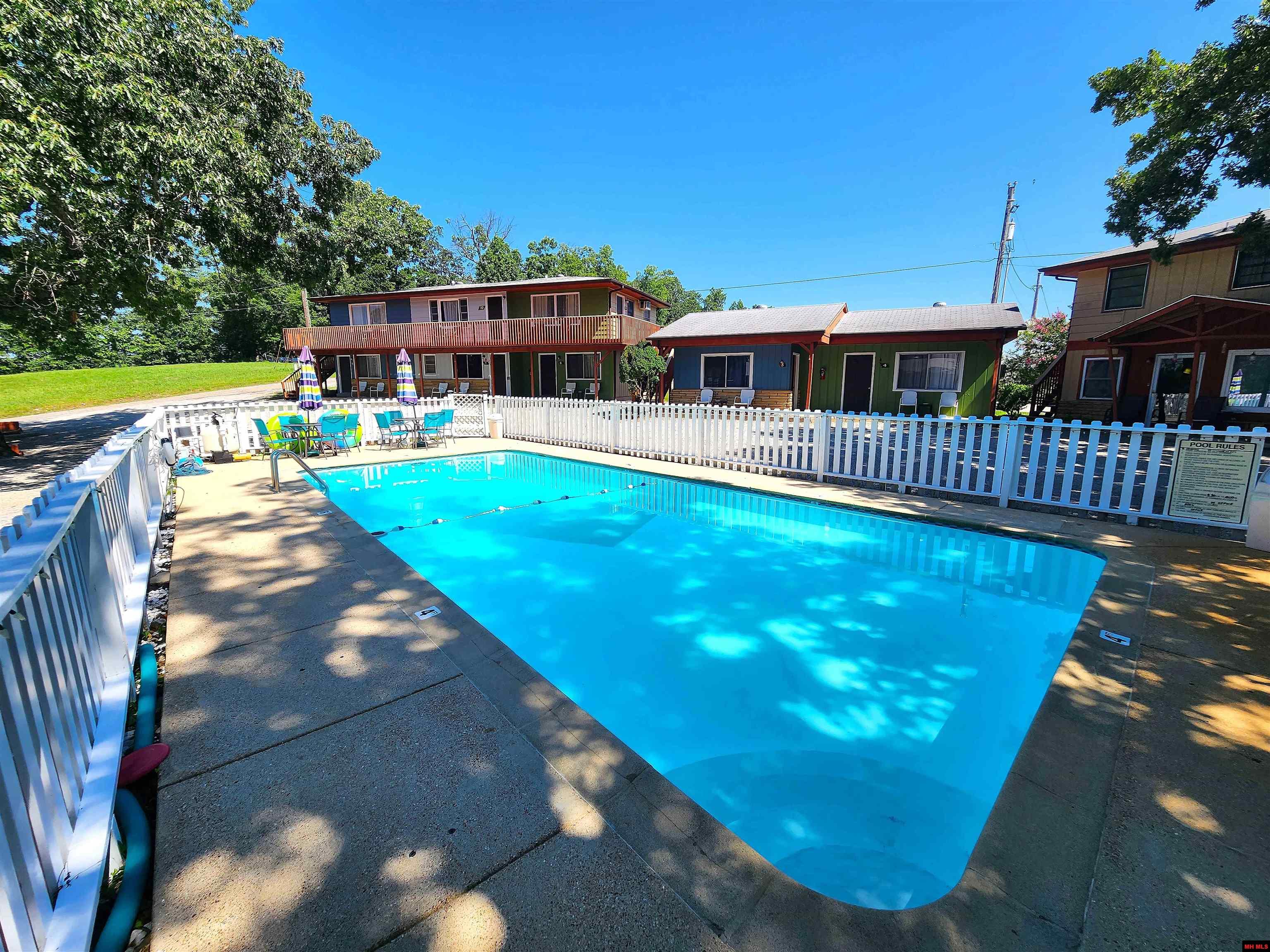 205 PINEHURST POINT Bull Shoals, AR