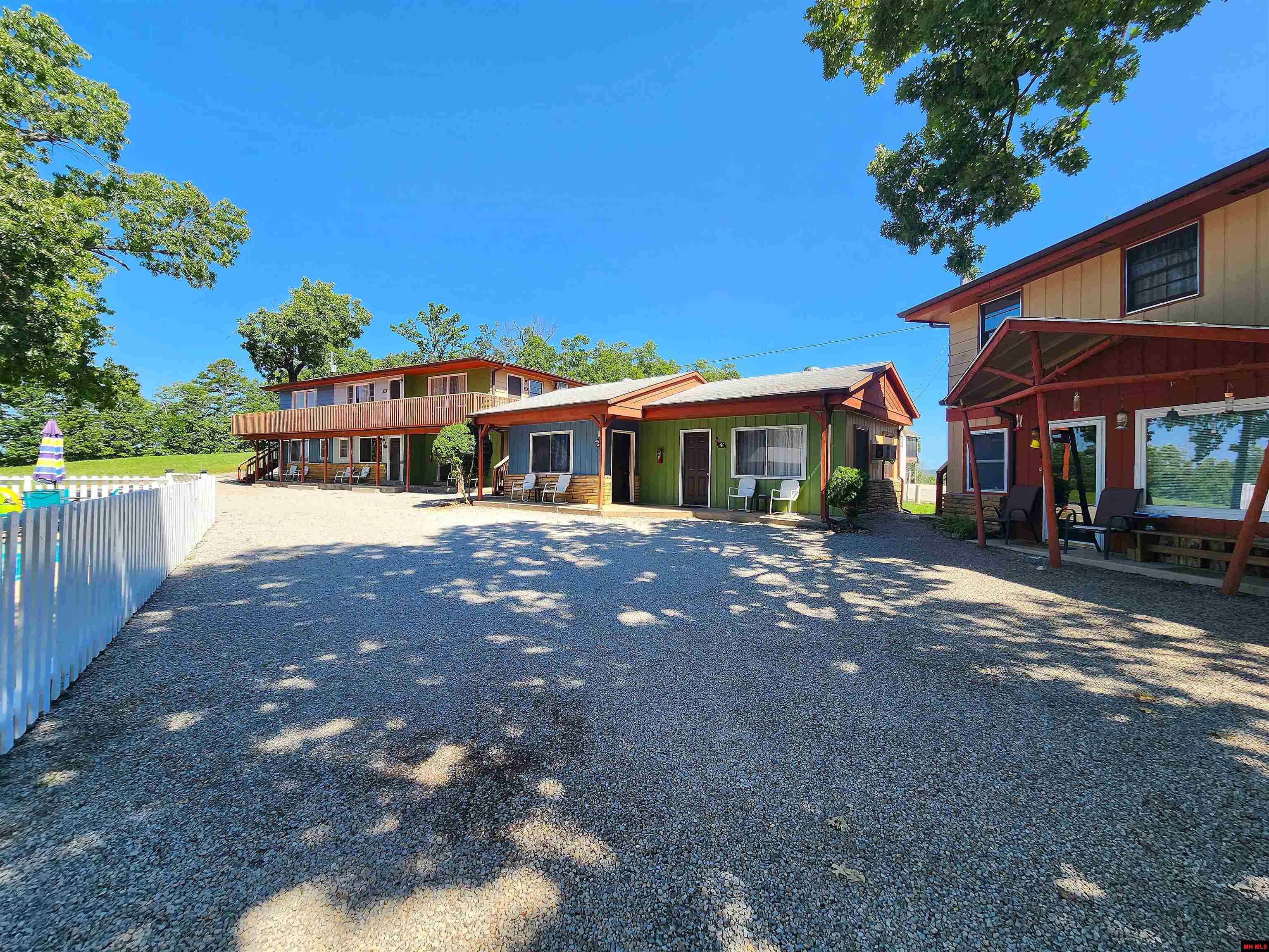 205 PINEHURST POINT Bull Shoals, AR