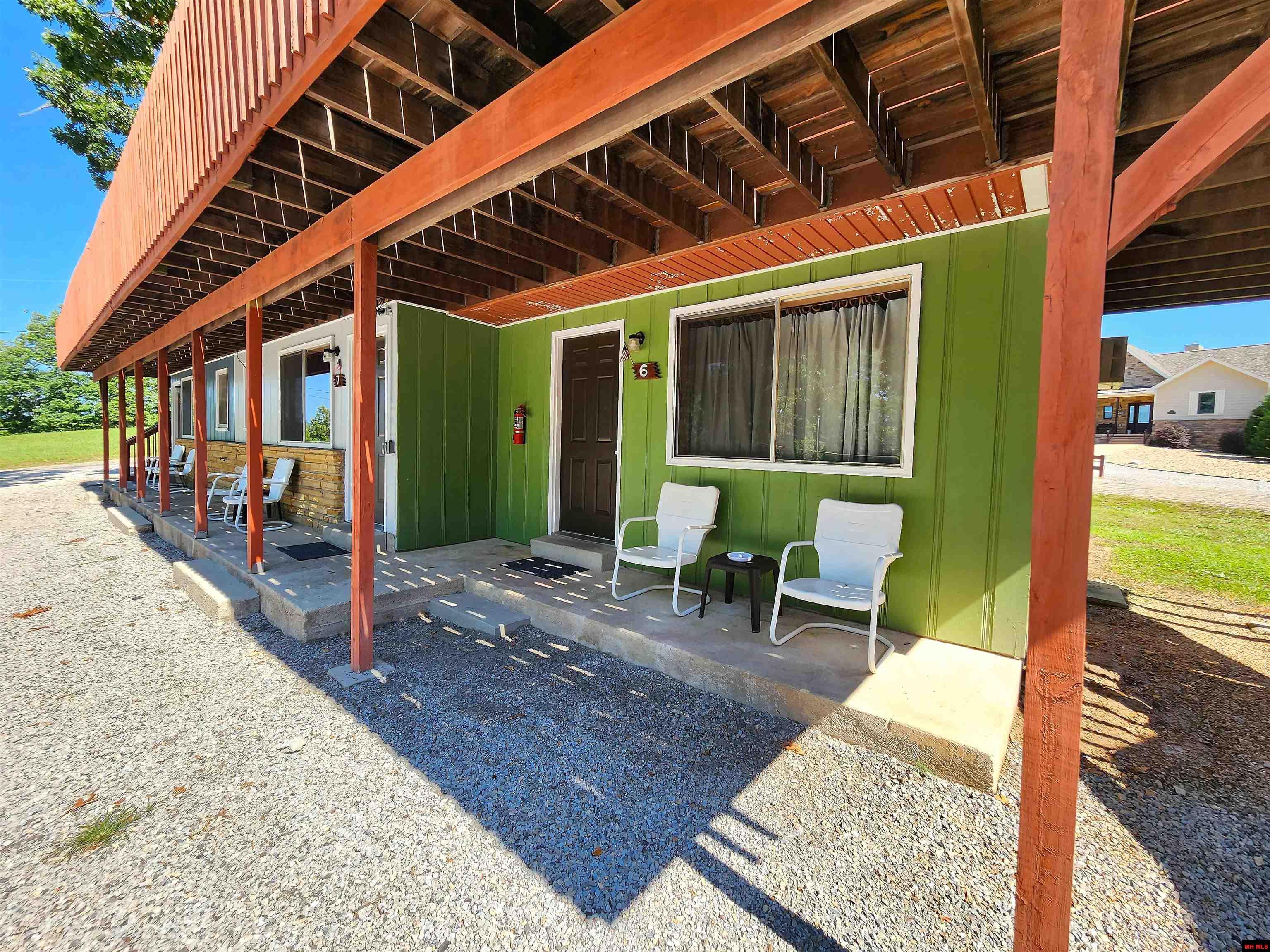 205 PINEHURST POINT Bull Shoals, AR